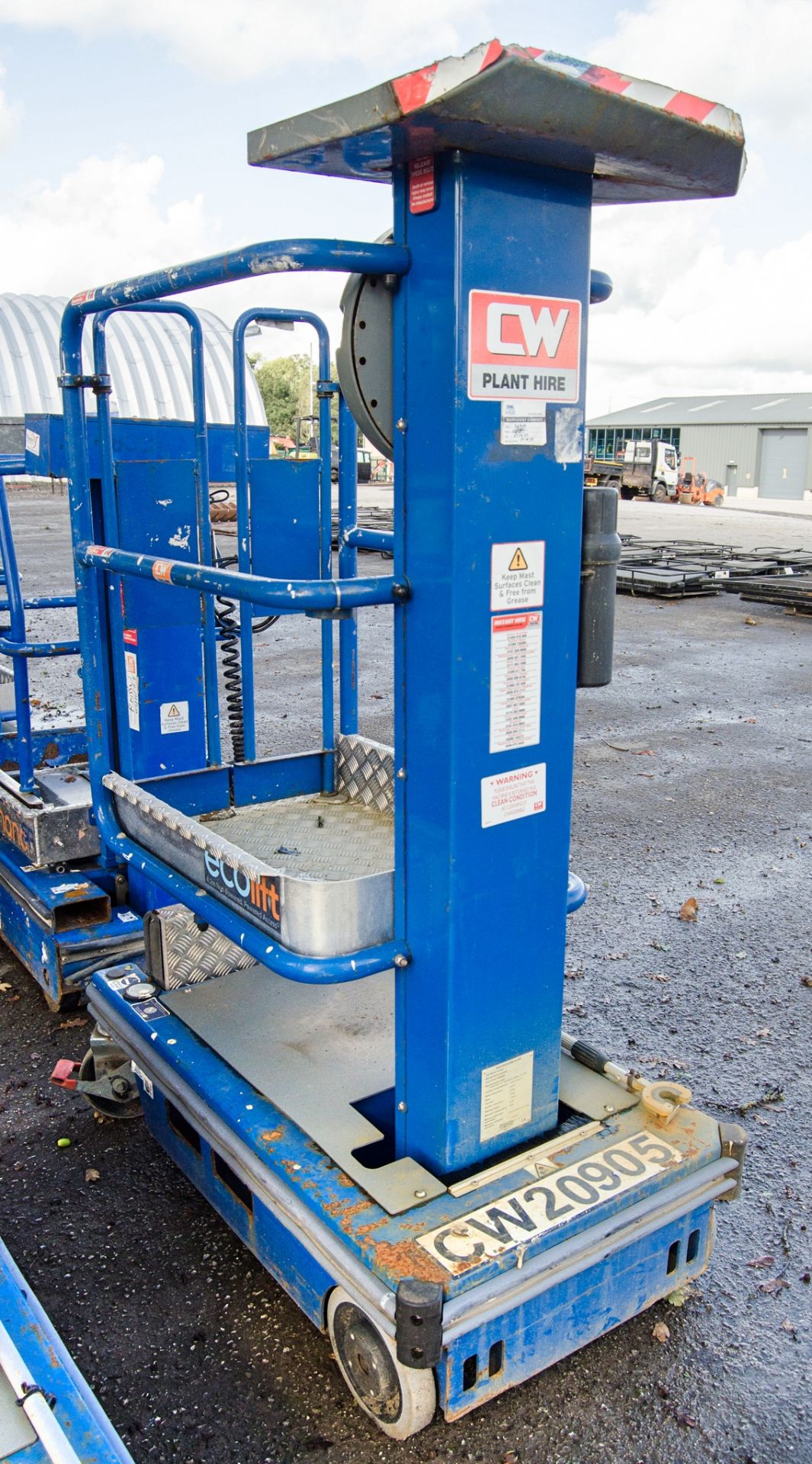 Power Tower Eco Lift push around manual vertical mast access platform CW20905 - Image 2 of 3