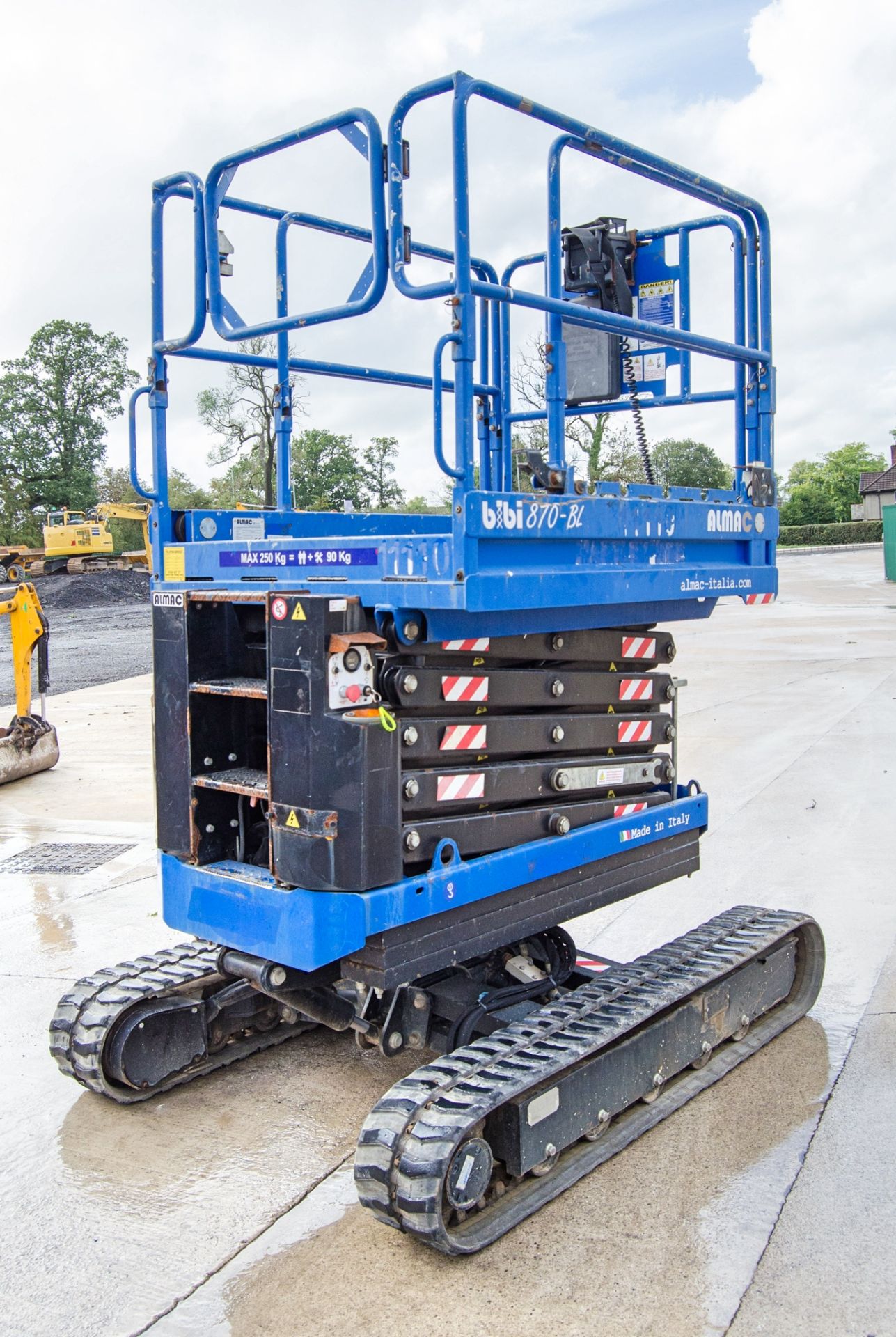 Almac Bibi 870-BL diesel driven rubber tracked scissor lift access platform Year: 2016 S/N: - Image 3 of 17