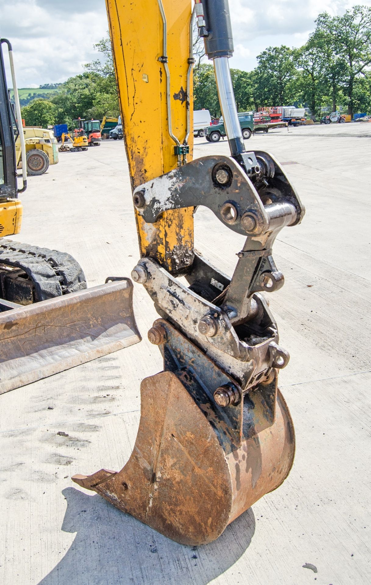 JCB 85 Z-1 Eco 8.5 tonne rubber tracked excavator Year: 2017 S/N: 2901056 Recorded Hours: 4174 - Image 15 of 25