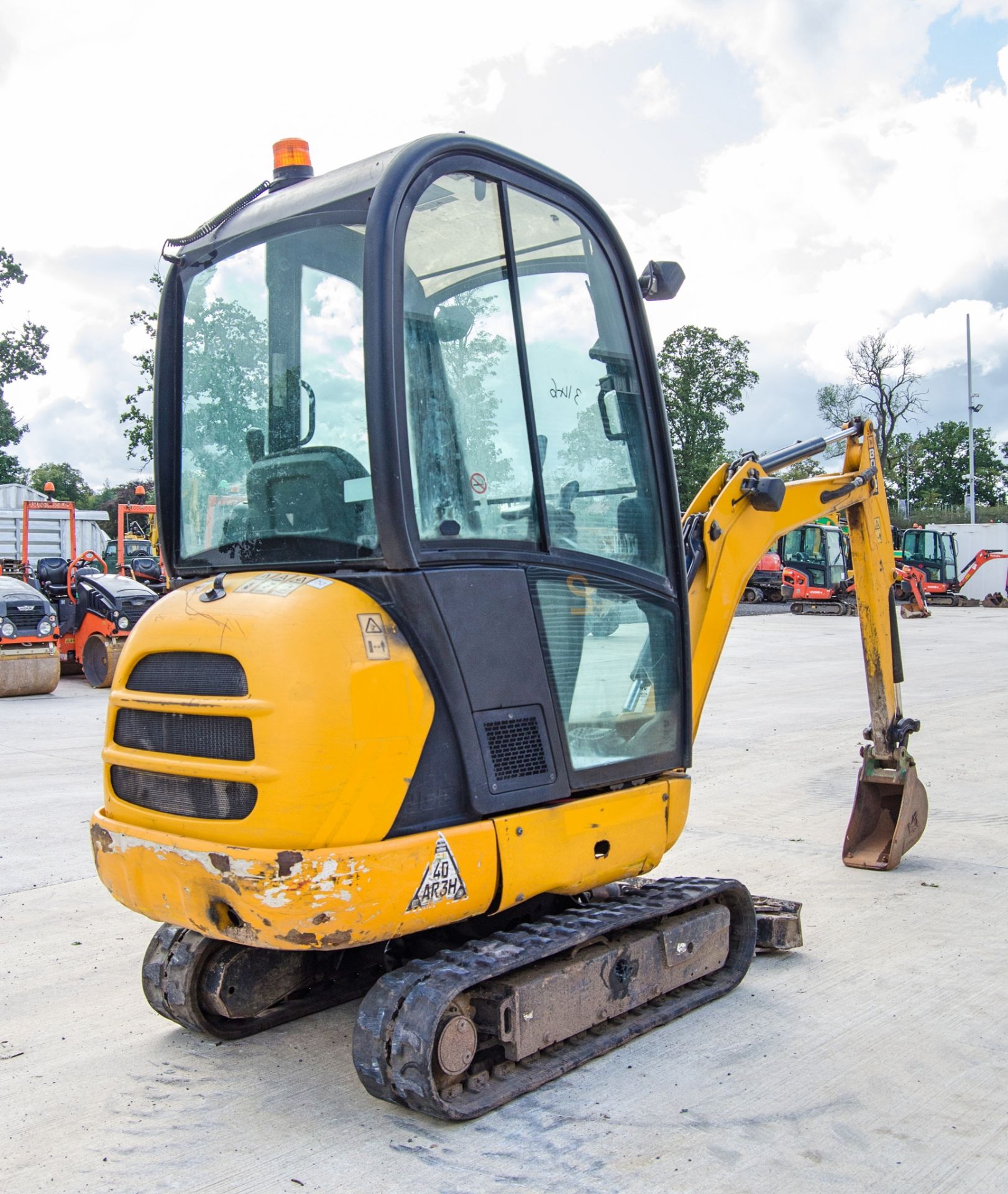 JCB 8018 CTS 1.5 tonne rubber tracked mini excavator Year: 2017 S/N: 2545483 Recorded Hours: 2042 - Image 3 of 26