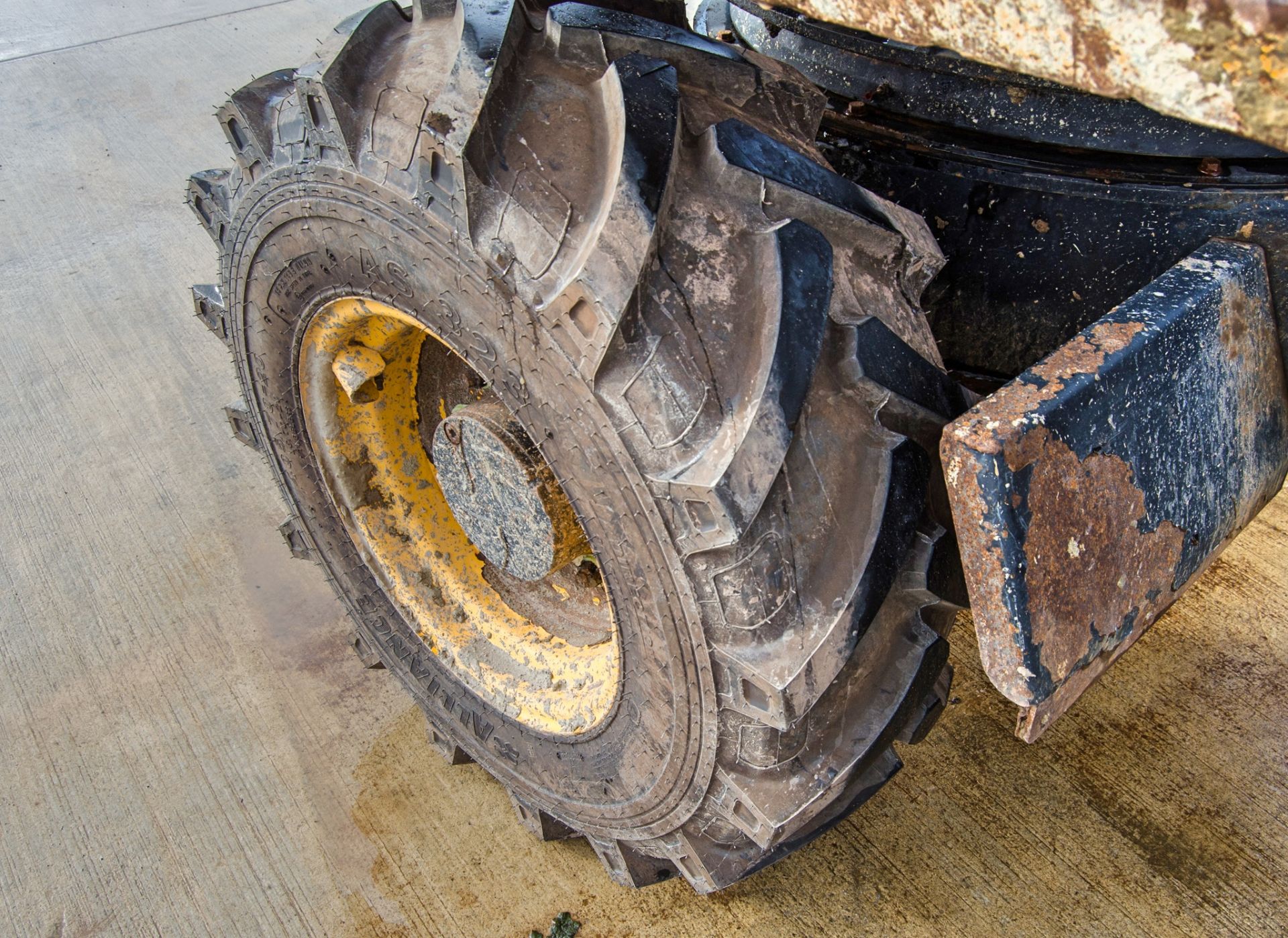 JCB 6 tonne swivel skip dumper Year: 2015 S/N: EFFRL7352 Recorded Hours: 1439 A667113 - Image 12 of 19