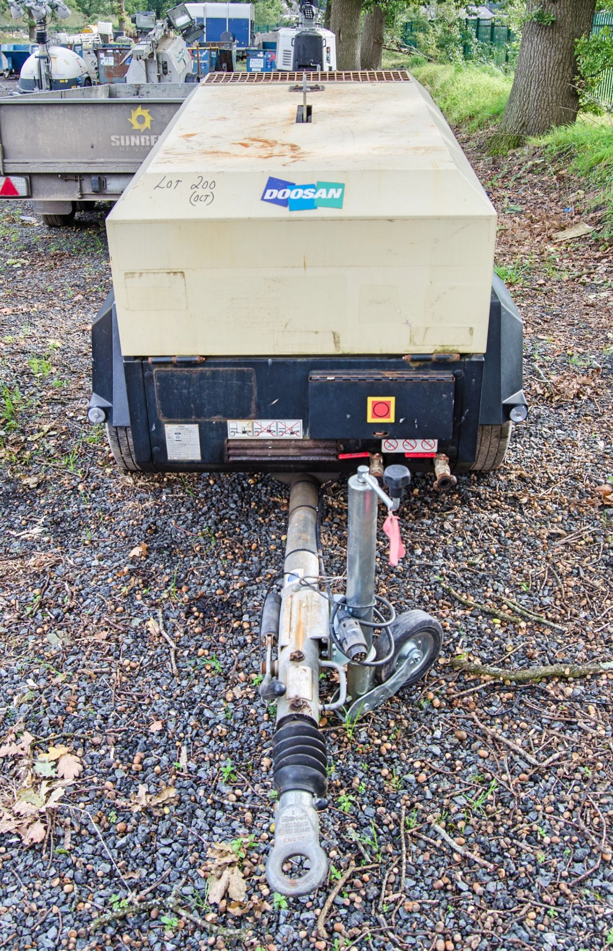 Doosan 741 diesel driven fast tow mobile air compressor Year: 2015 S/N: 433751 Recorded hours: 622 - Image 3 of 7