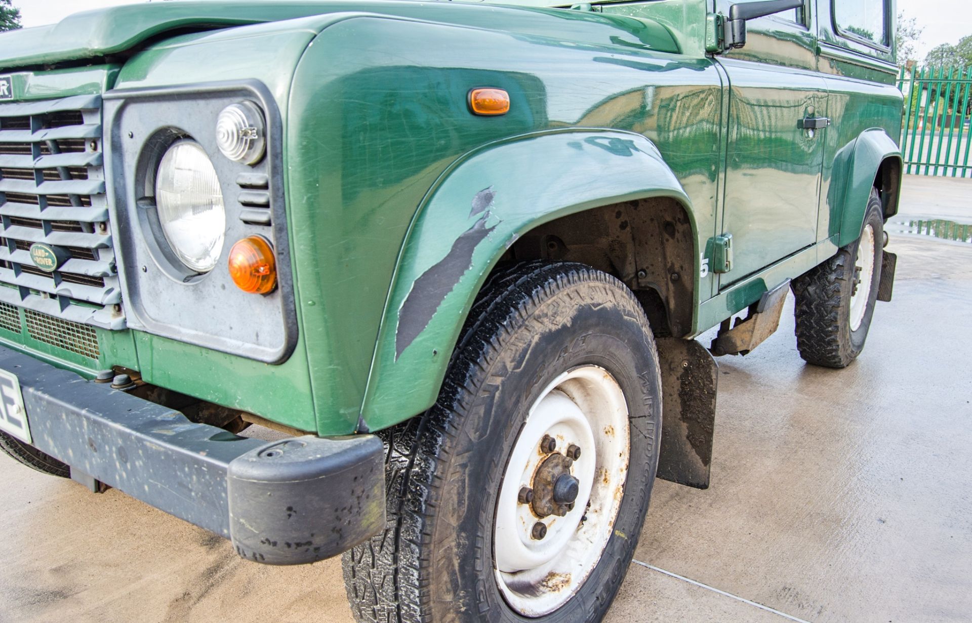 Land Rover Defender 90 County TD5 2500cc 4 wheel drive utility vehicle Registration Number: V399 OKE - Image 9 of 46