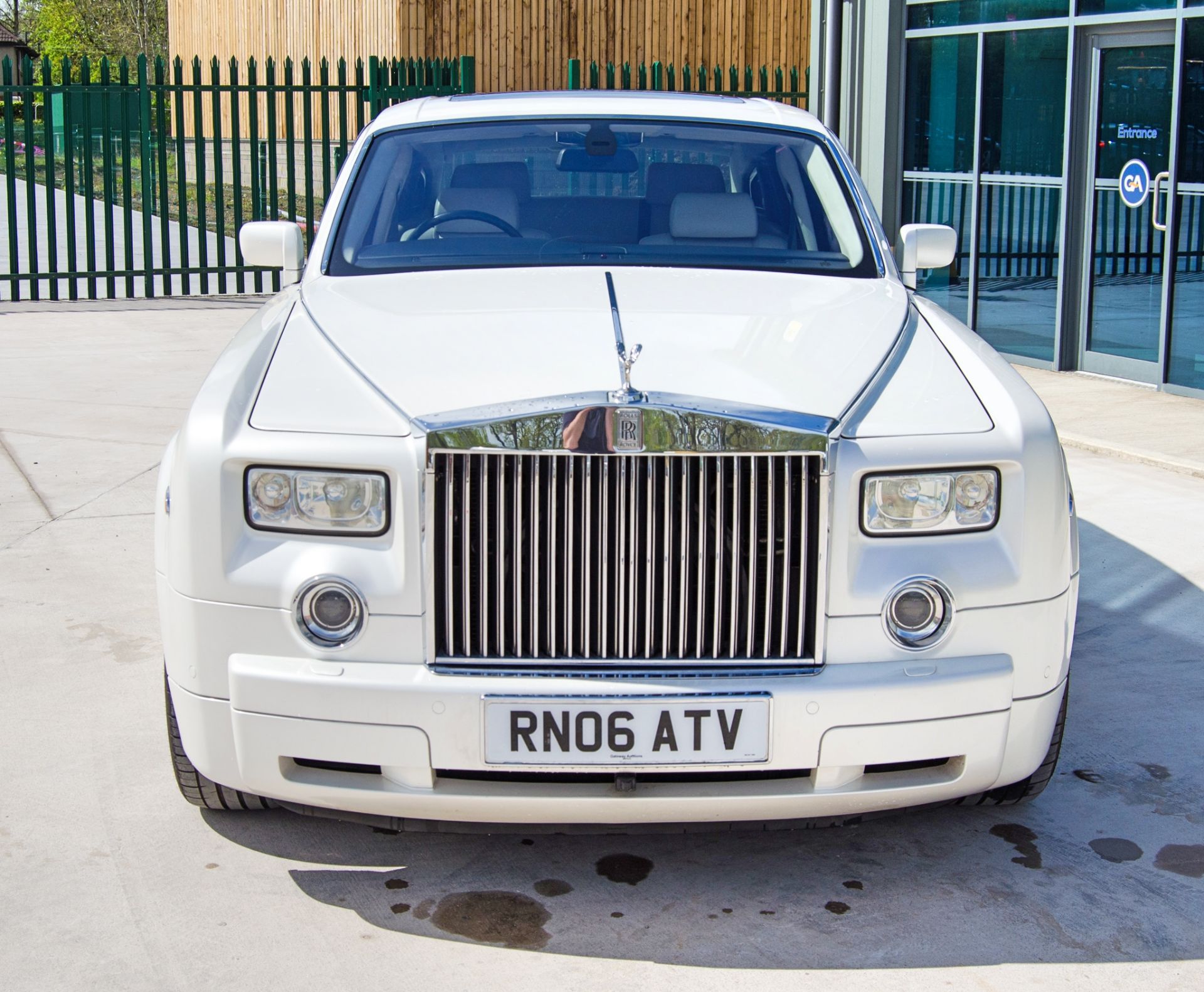 Rolls Royce Phantom 6749cc V12 Auto 4 door saloon car Registration Number: RN06 ATV Date of - Image 10 of 52