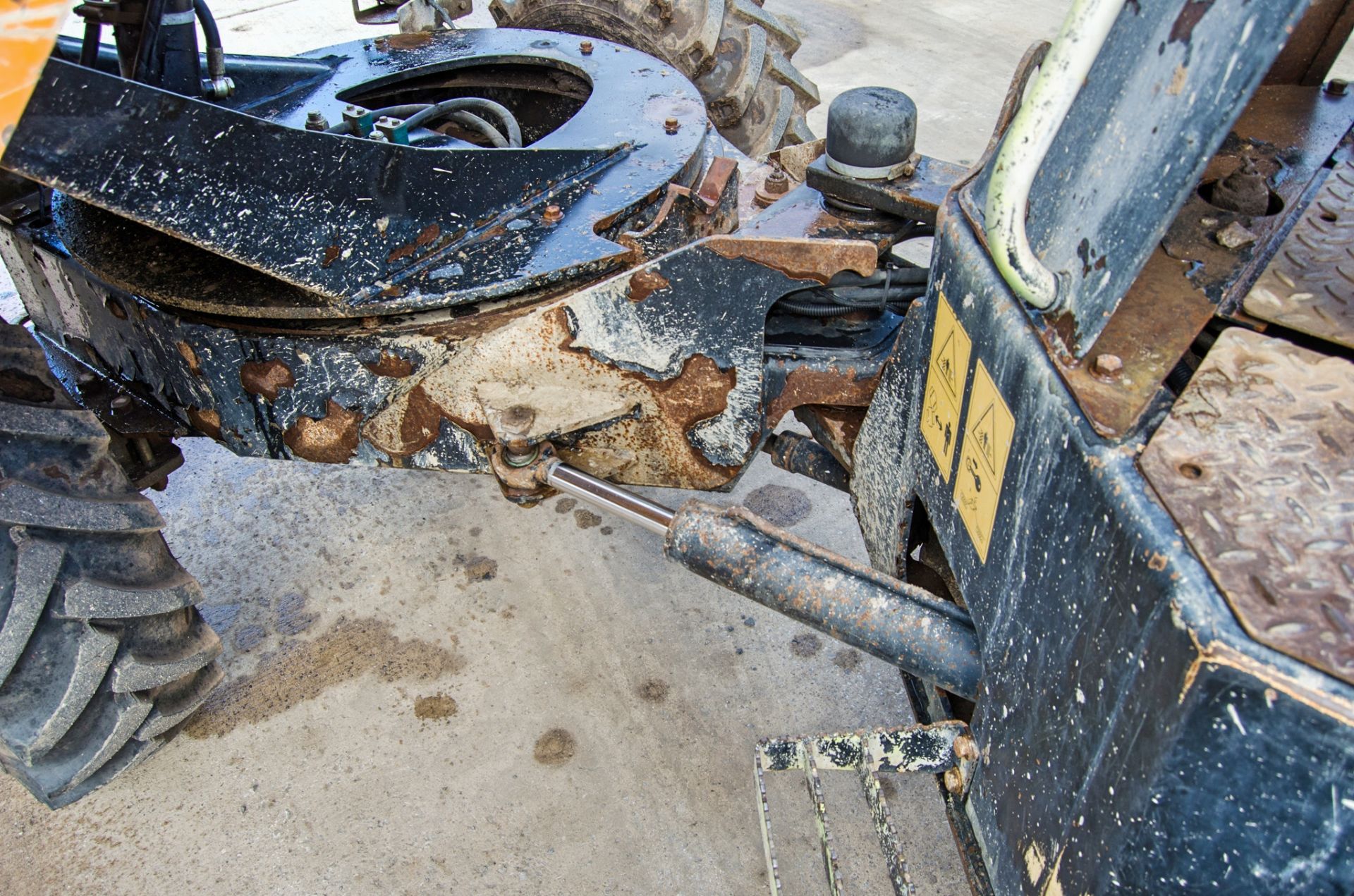 JCB 3 tonne swivel skip dumper Year: 2015 S/N: EFFRF7998 Recorded Hours: 1550 A669106 - Image 15 of 22