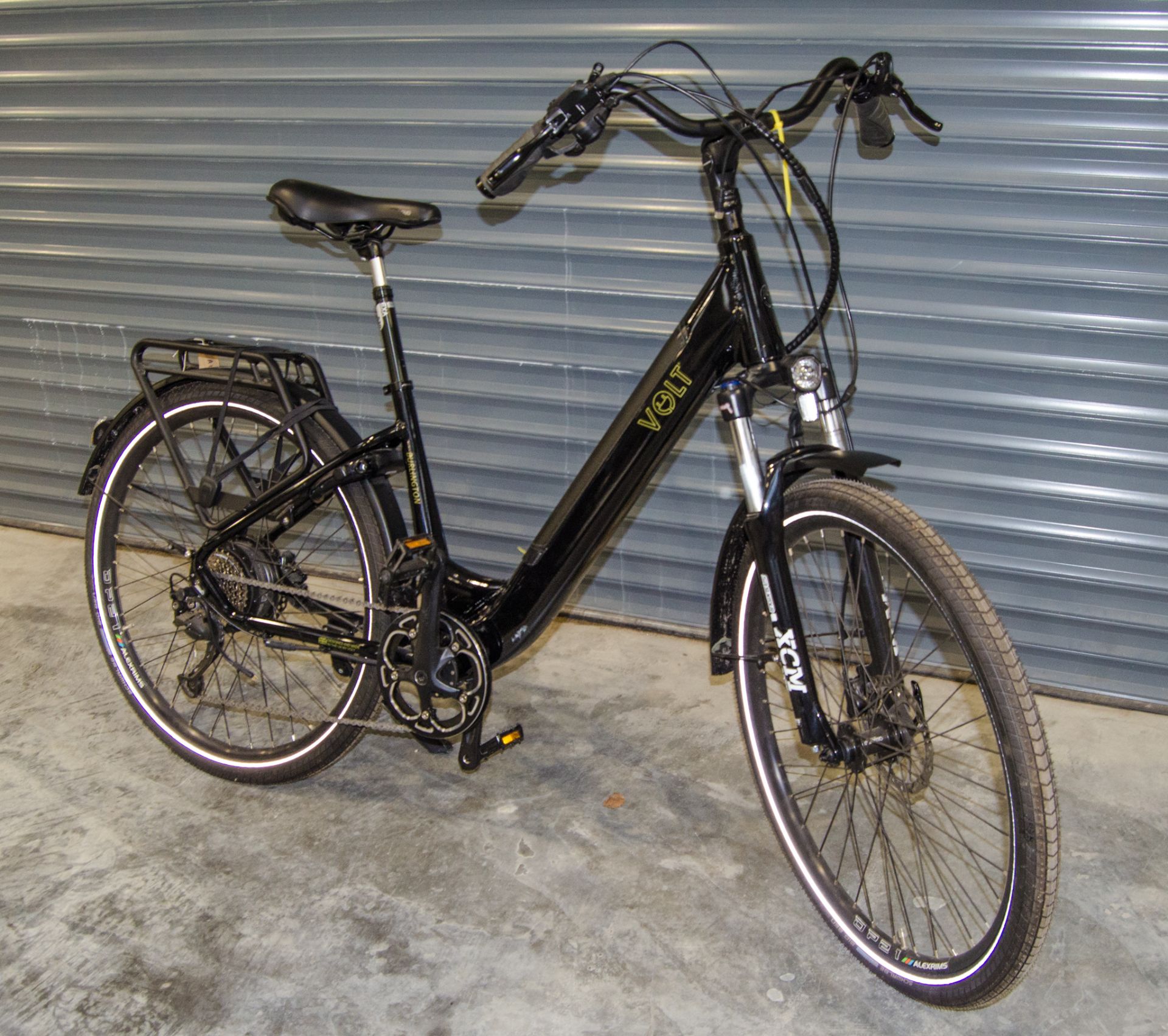 Volt Burlington 8 speed e-bike c/w battery key A1187929 ** Computer control screen missing,