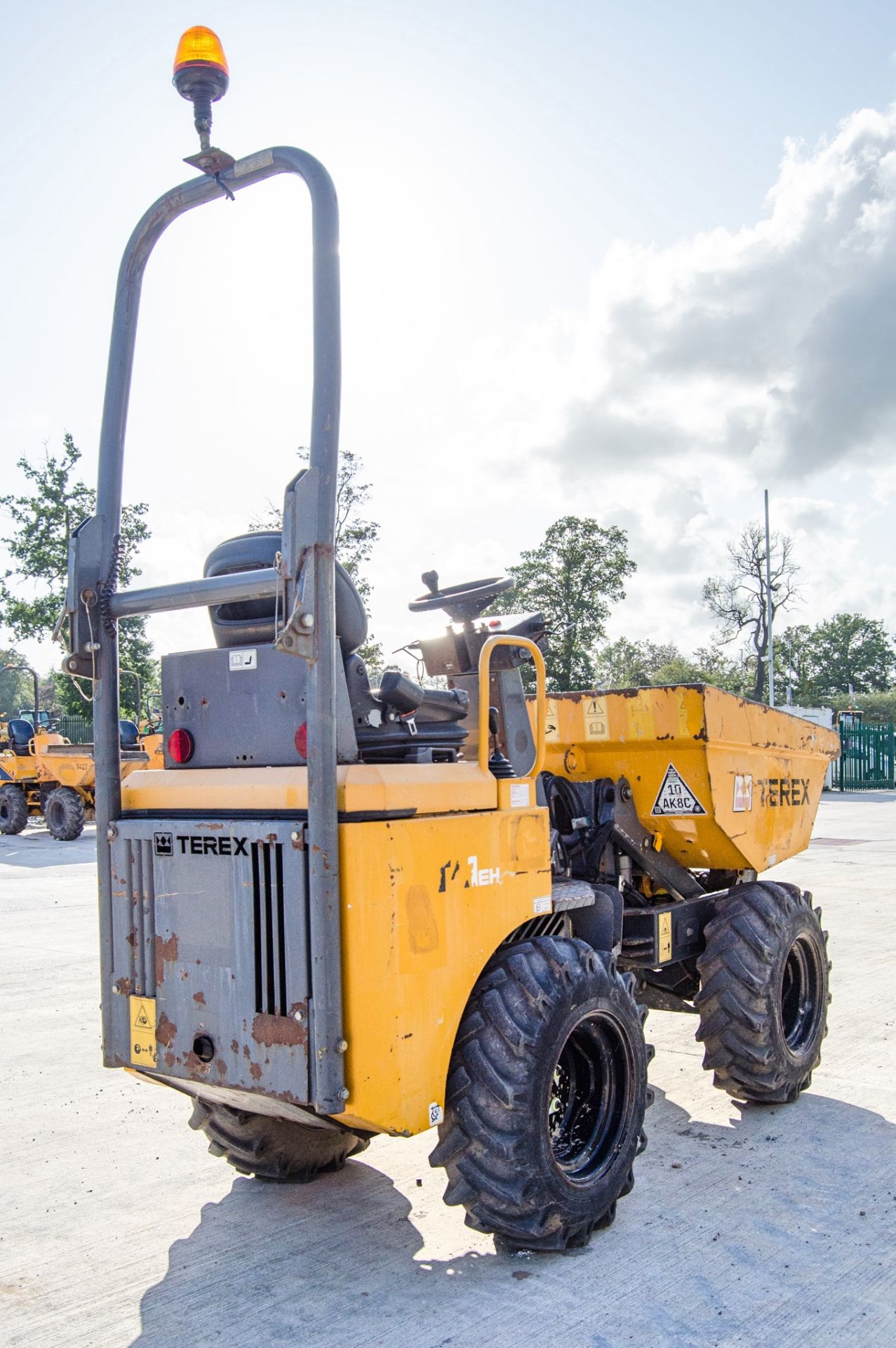 Terex TA1EH 1 tonne hi-tip dumper Year: 2014 S/N: EE9NY2095 Recorded Hours: 1424 A644704 - Image 3 of 22