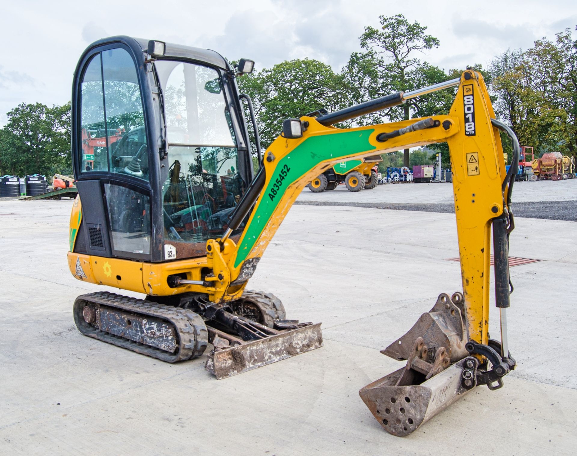 JCB 8018 CTS 1.5 tonne rubber tracked mini excavator Year: 2017 S/N: 2583533 Recorded Hours: 1335 - Image 2 of 26