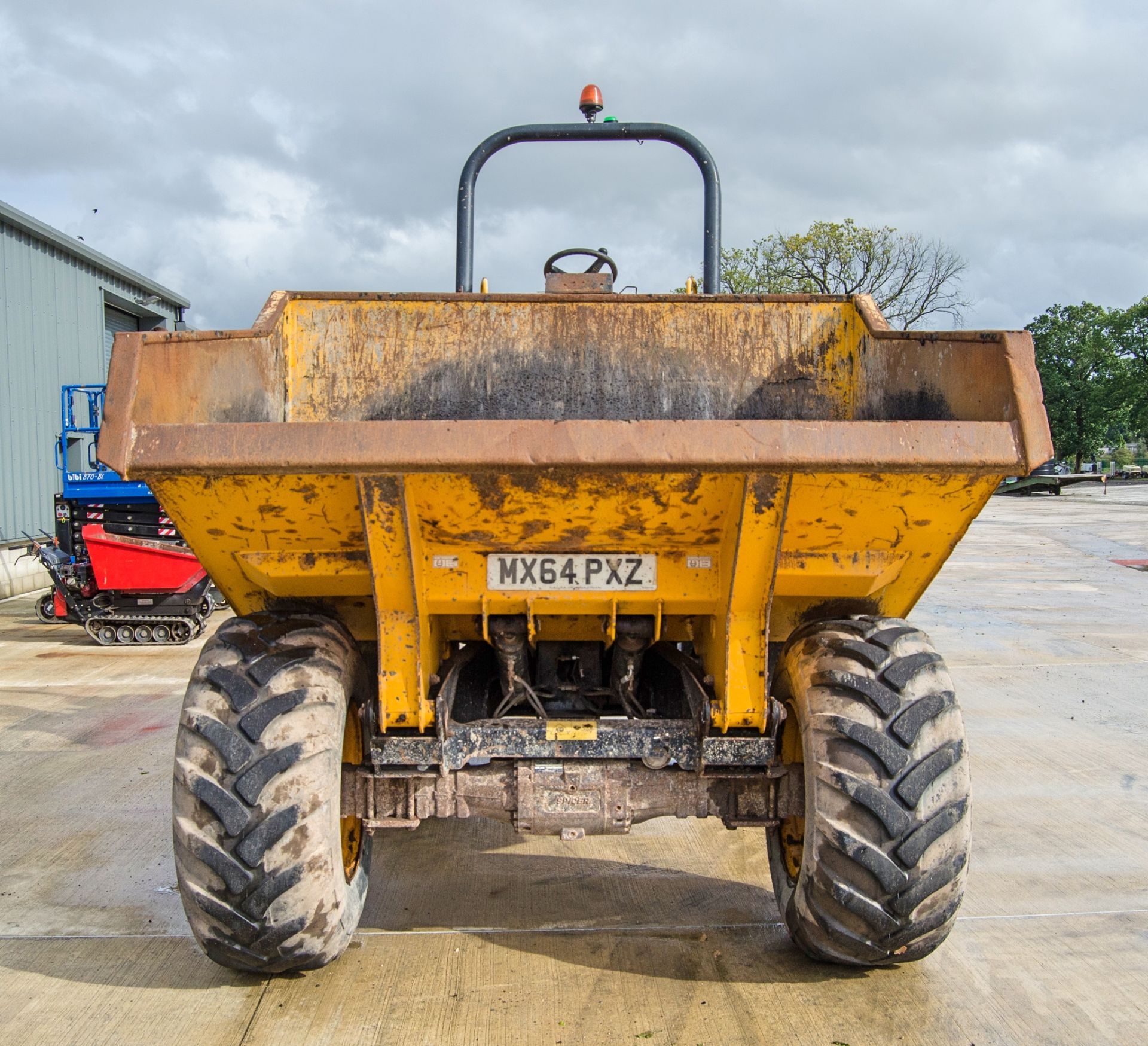 JCB 9 tonne straight skip dumper Year: 2015 S/N: EFFR118237 Recorded Hours: 2585 A681019 - Image 5 of 23