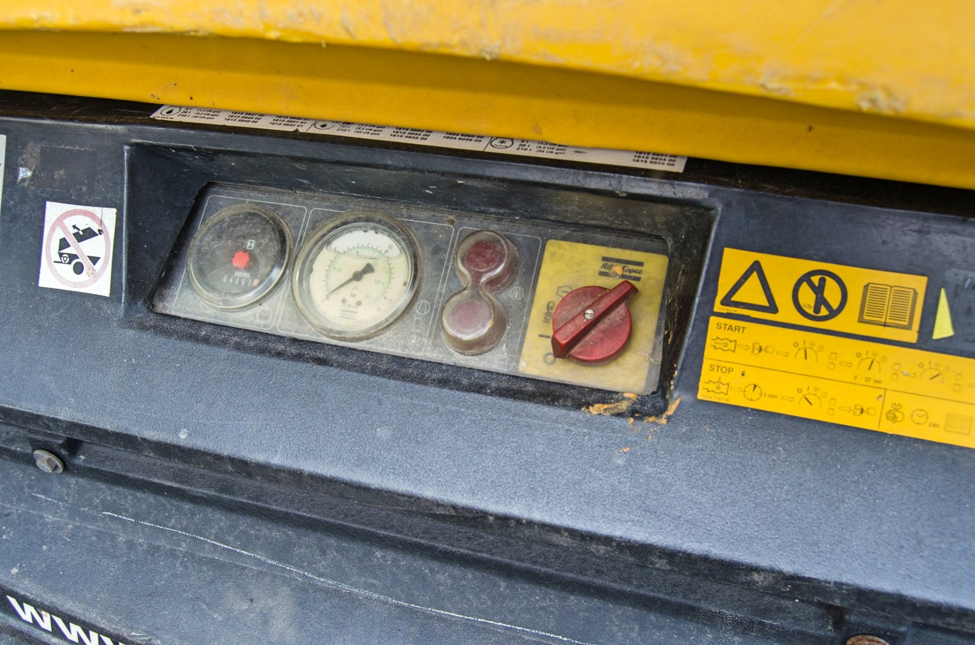 Atlas Copco XAS37 diesel driven fast tow mobile air compressor Year: 2006 S/N: 7342 Recorded - Image 5 of 7