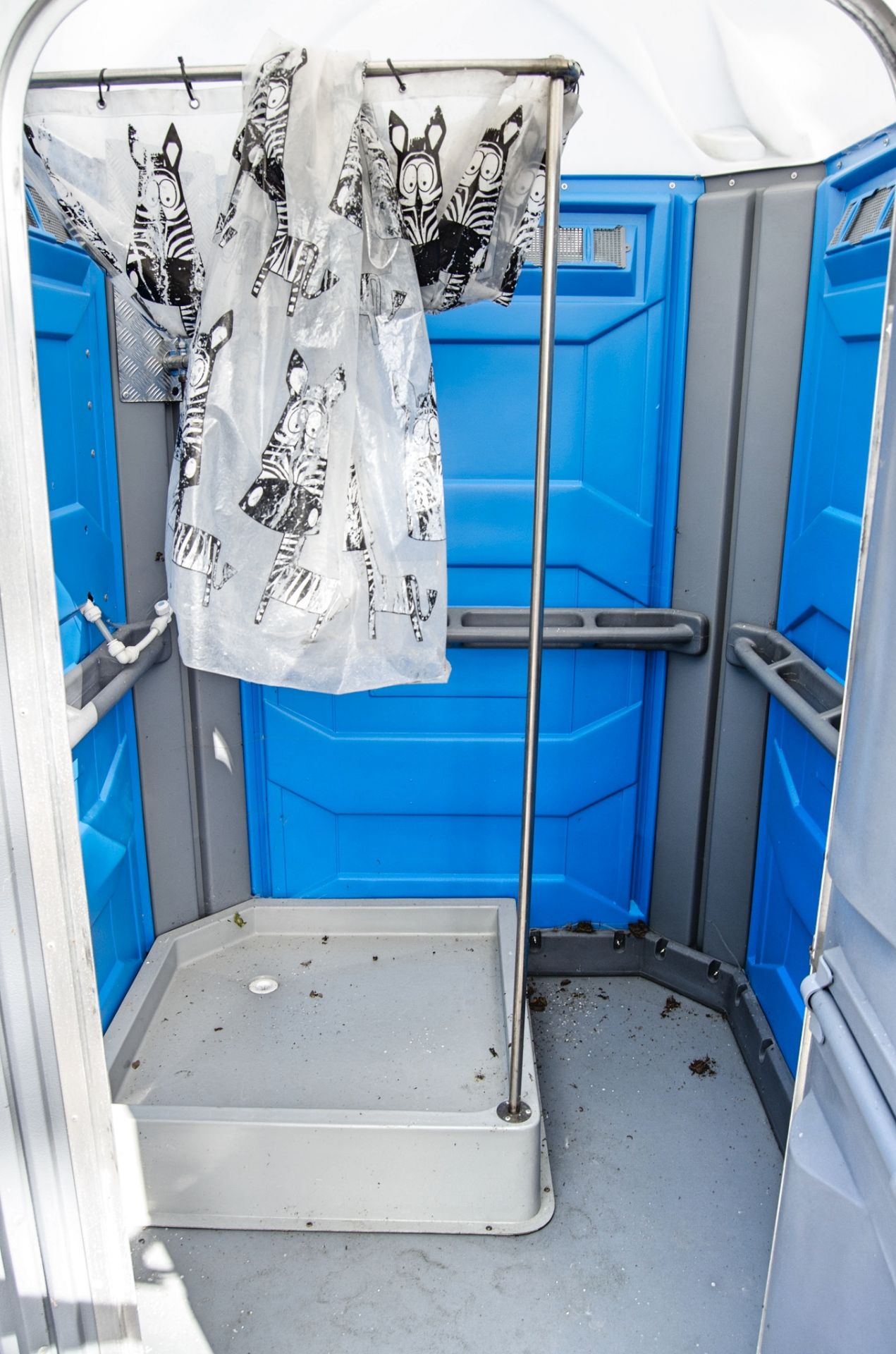 Plastic portable shower unit - Image 3 of 3