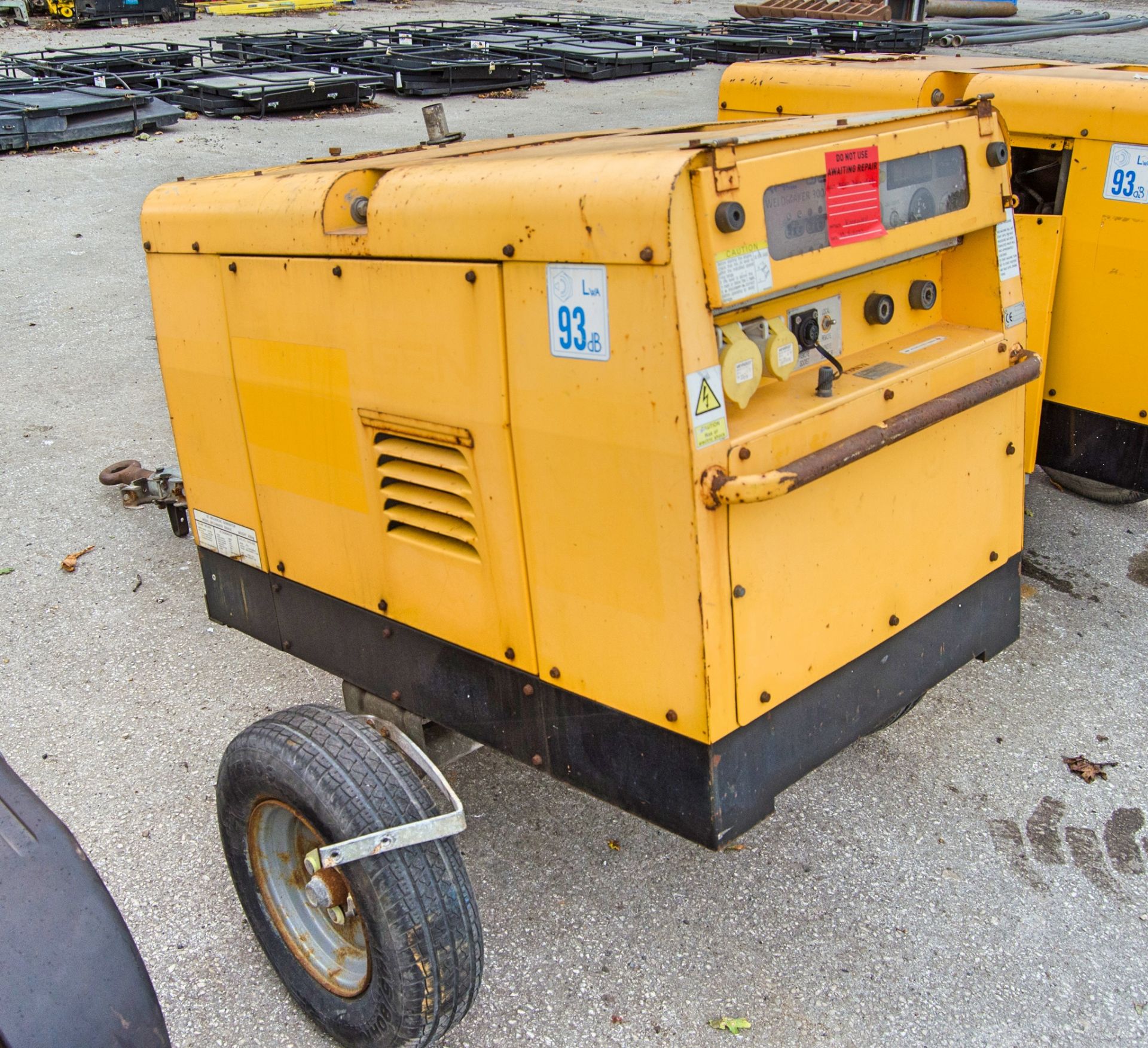 Arc Gen Weldmaker 300 AVC diesel driven fast tow welder/generator Year: 2015 S/N: 1302675 Recorded - Image 2 of 4