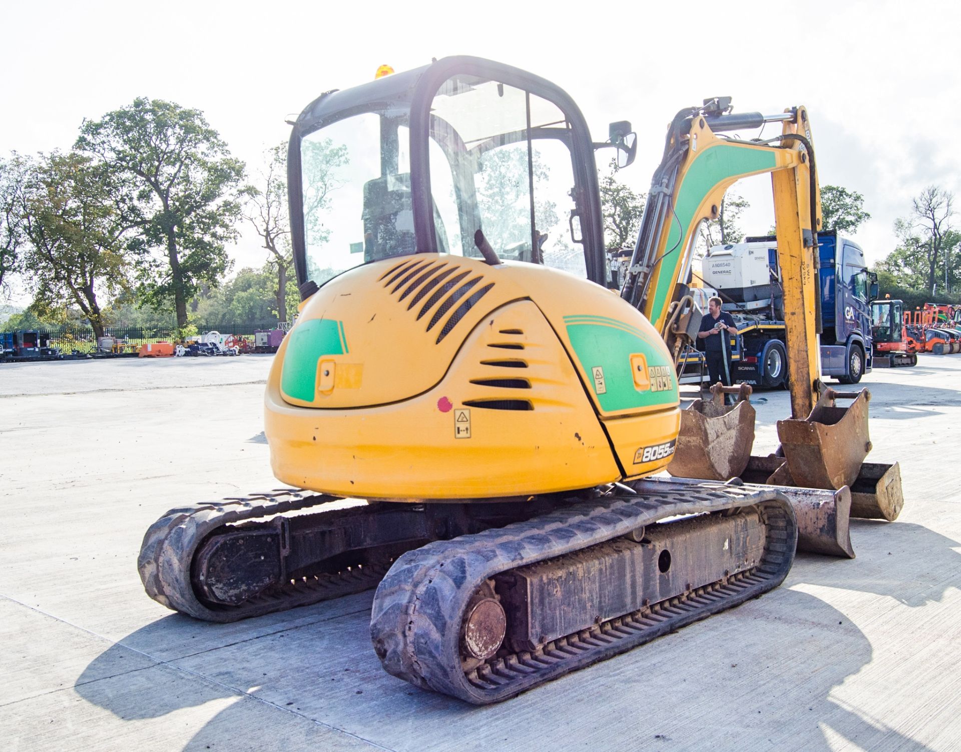 JCB 8055 RTS 5.5 tonne rubber tracked excavator Year: 2015 S/N: 2426389 Recorded Hours: 2980 - Image 3 of 25