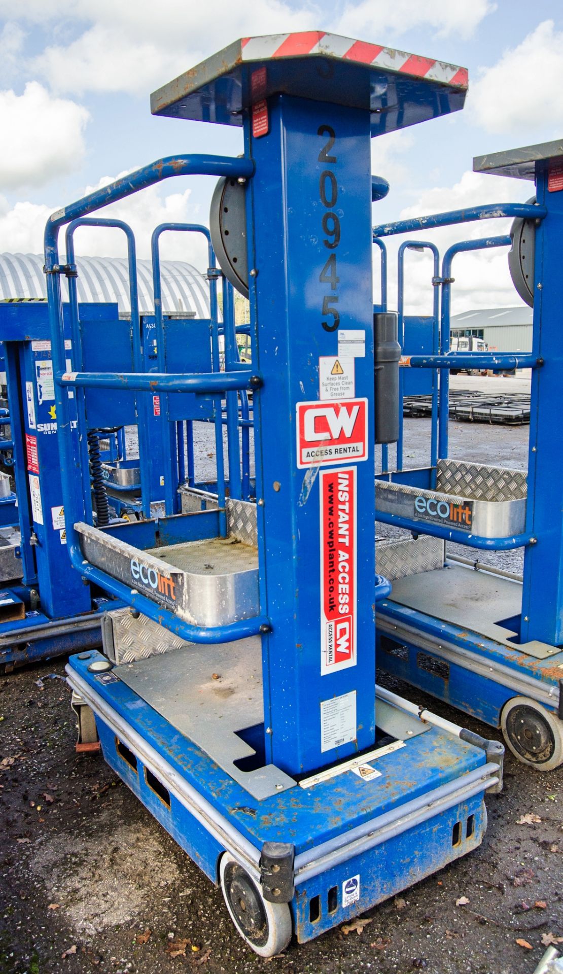 Power Tower Eco Lift push around manual vertical mast access platform CW20945 - Image 2 of 3