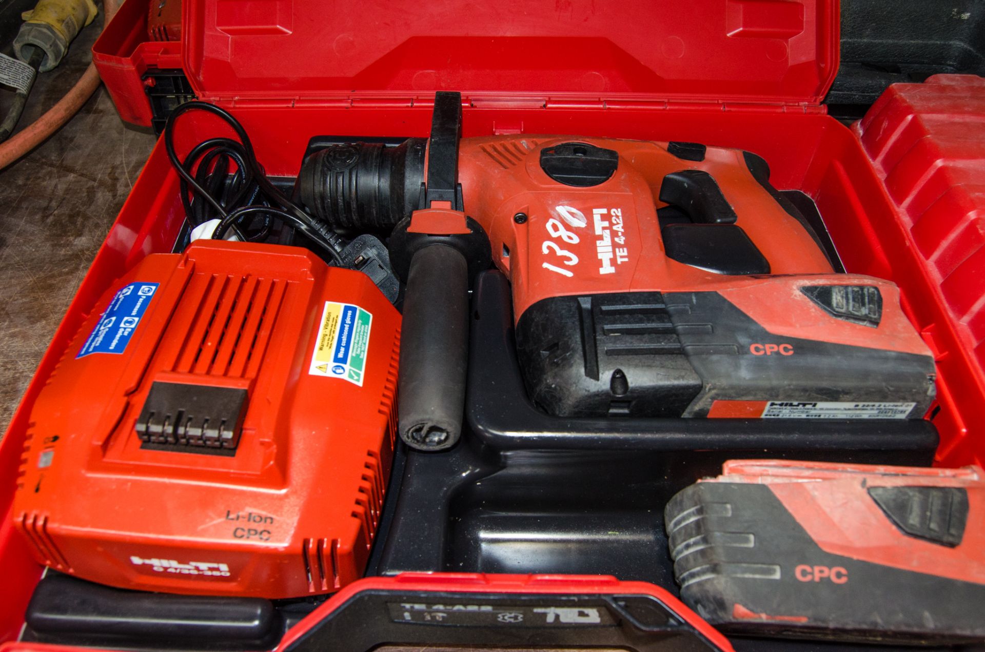 Hilti TE4-A22 22v cordless SDS rotary hammer drill c/w 2 batteries, charger and carry case EXP2683