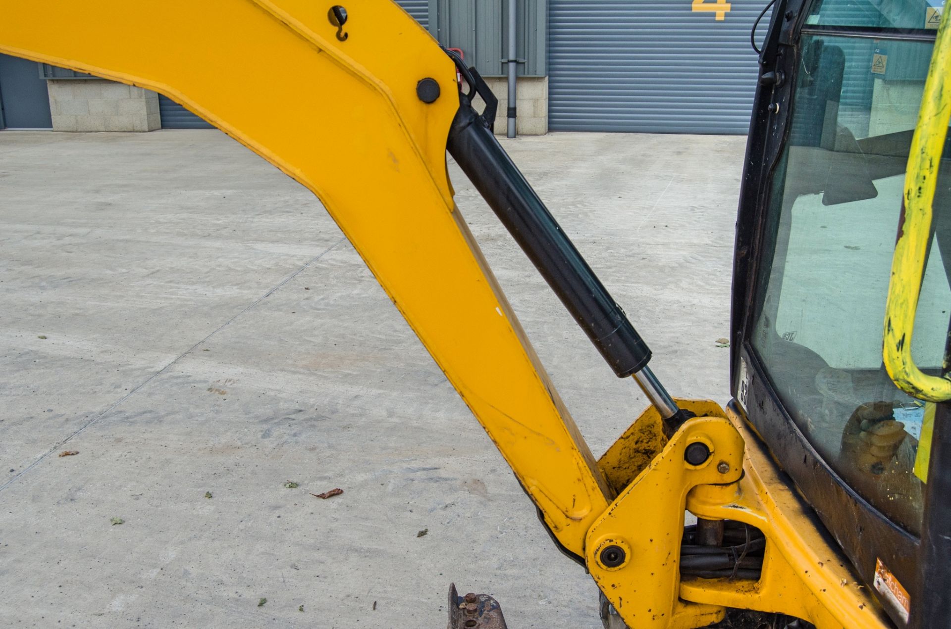 JCB 8018 CTS 1.5 tonne rubber tracked mini excavator Year: 2017 S/N: 2545239 Recorded Hours: 1678 - Image 17 of 26