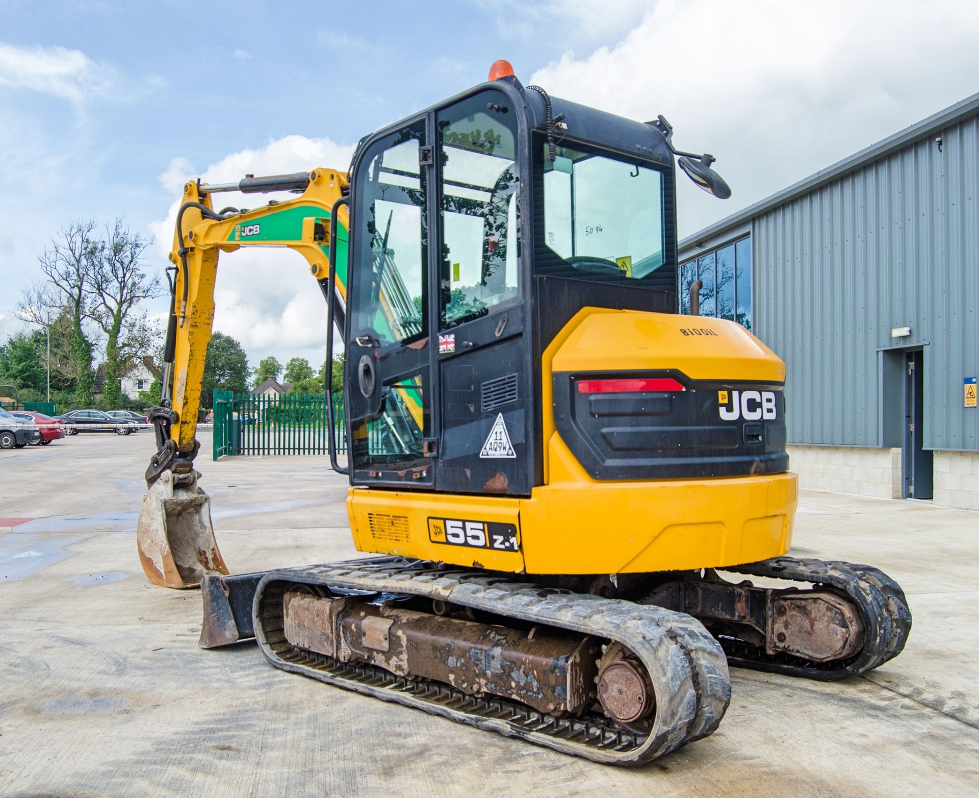 JCB 55 Z-1 5.5 tonne rubber tracked excavator Year: 2017 S/N: 1924905 Recorded Hours: 2645 blade, - Image 4 of 26