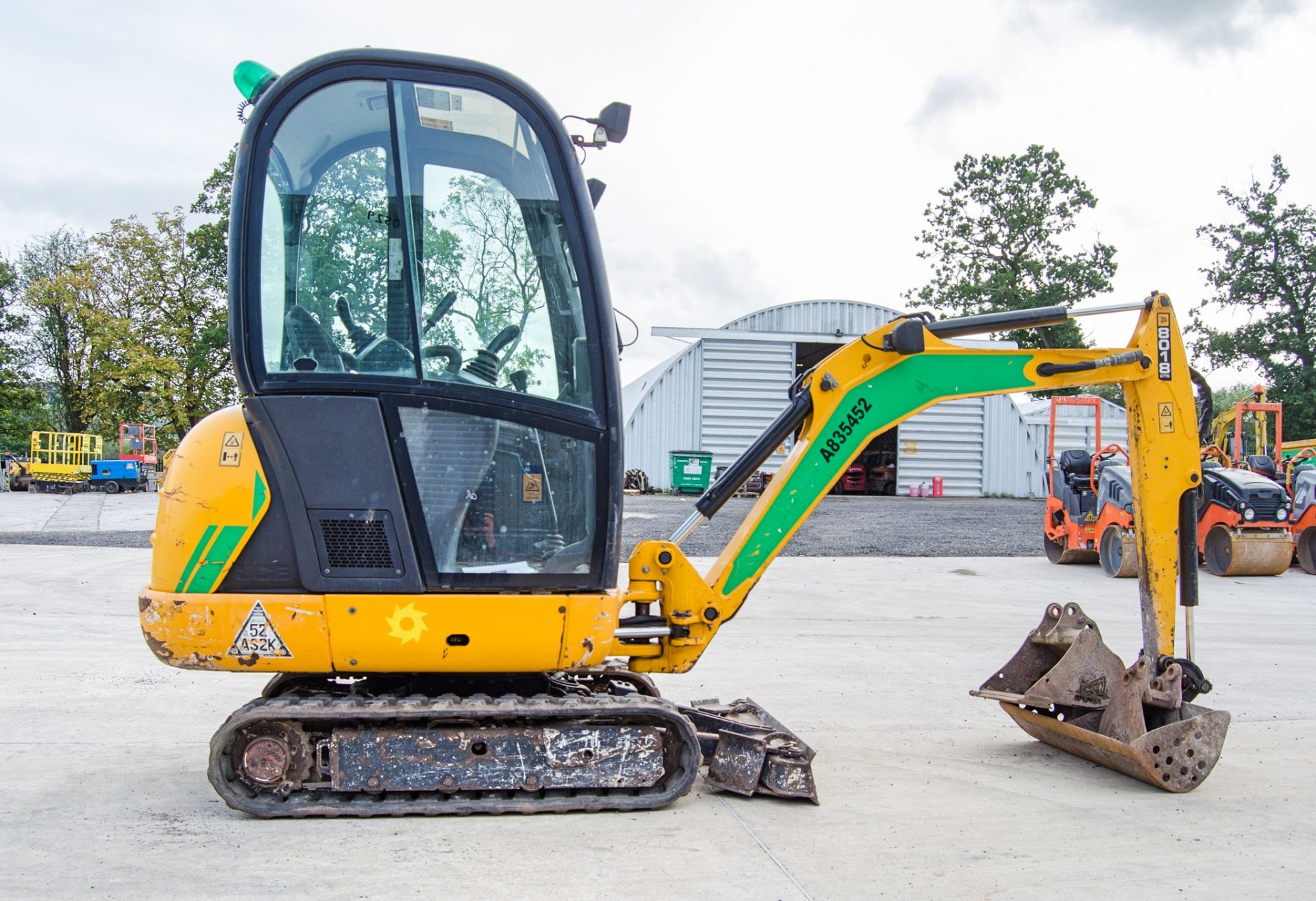 JCB 8018 CTS 1.5 tonne rubber tracked mini excavator Year: 2017 S/N: 2583533 Recorded Hours: 1335 - Image 8 of 26