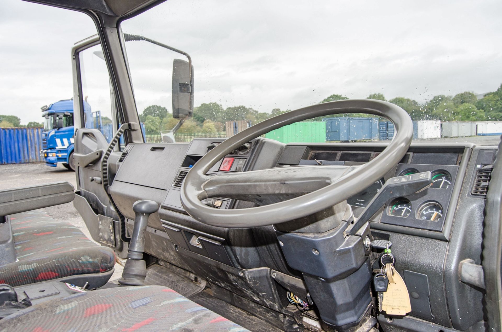 Iveco 75E15 7.5 tonne 4x2 hook loader skip lorry Registration Number: W59 RBU Date of - Image 17 of 27