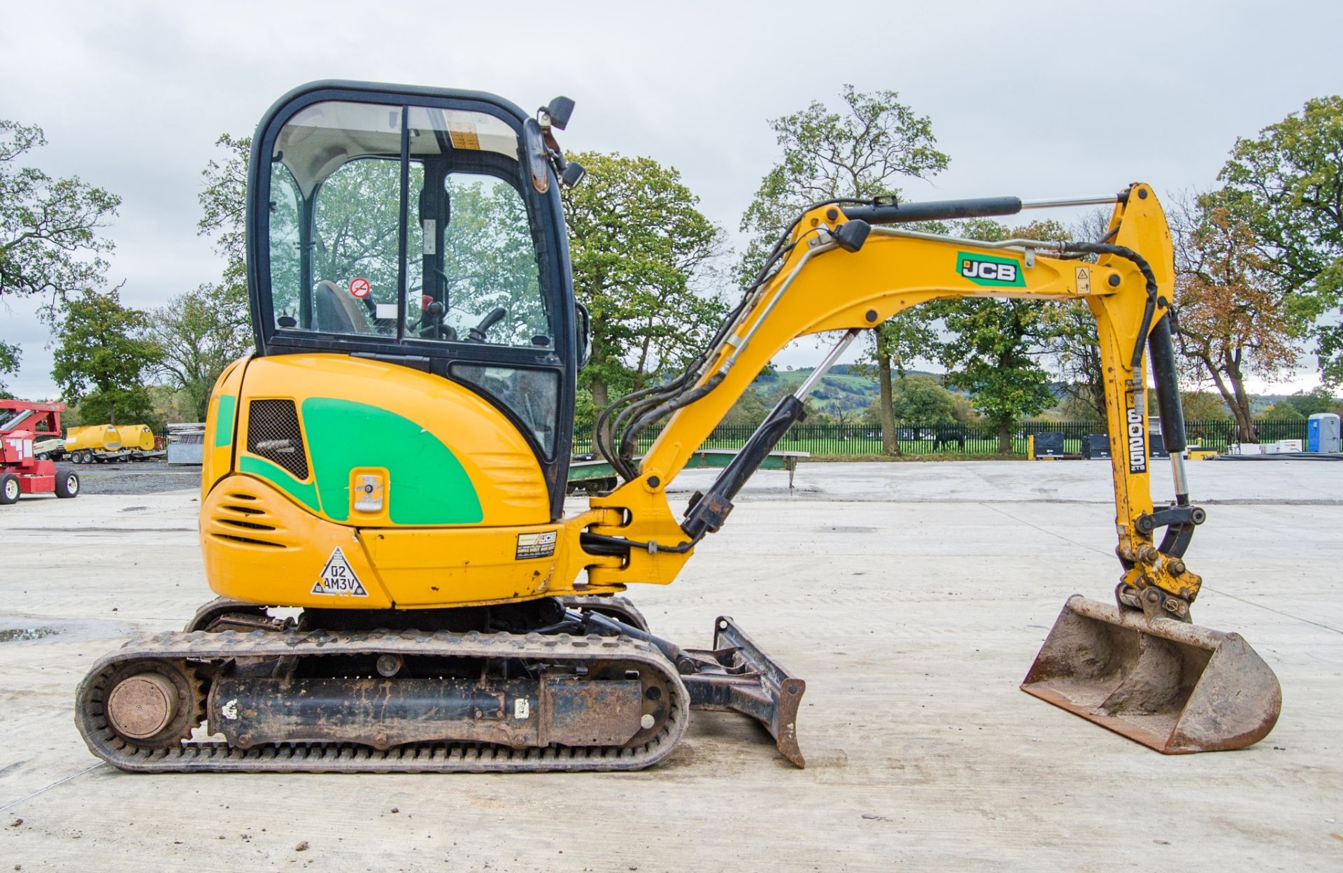 JCB 8025 ZTS 2.5 tonne rubber tracked excavator Year: 2015 S/N: 2226977 Recorded Hours: 1966 - Image 8 of 25