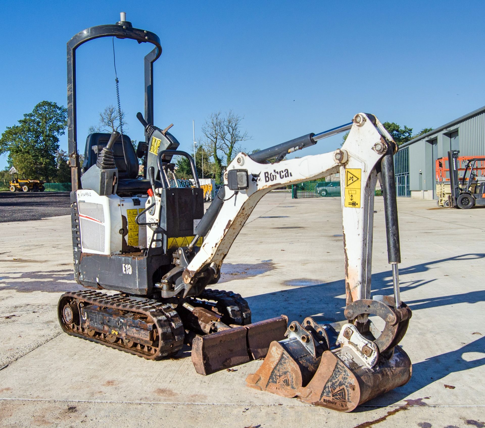 Bobcat E10 1 tonne rubber tracked micro excavator Year: 2018 S/N: A33P17030 Recorded Hours: 668 - Image 2 of 24