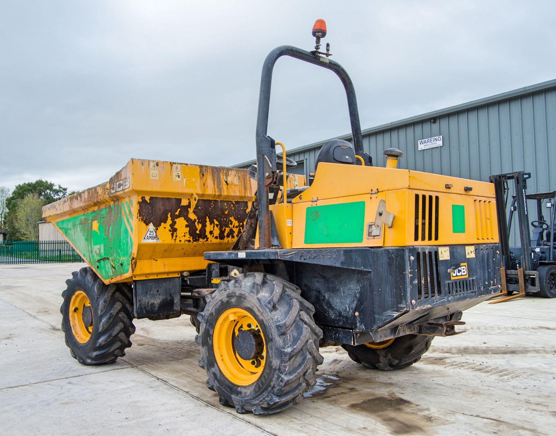 JCB 6TFT 6 tonne straight skip dumper Year: 2015 S/N: EFFRK7583 Recorded Hours: 1967 A666960 - Image 4 of 23