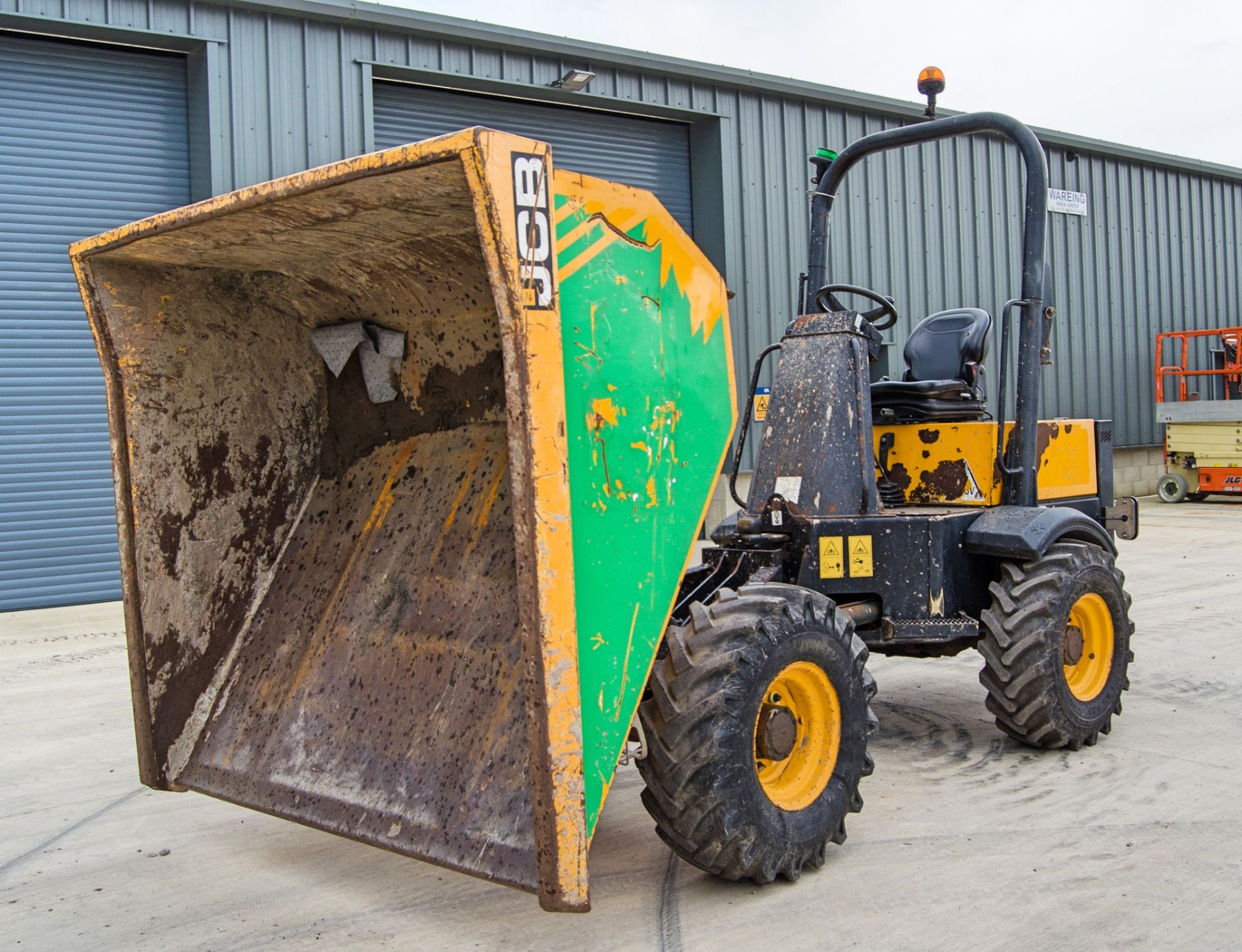 JCB 3 tonne straight skip dumper Year: 2015 S/N: EFFRE7335 Recorded Hours: 1383 A669049 - Image 9 of 23