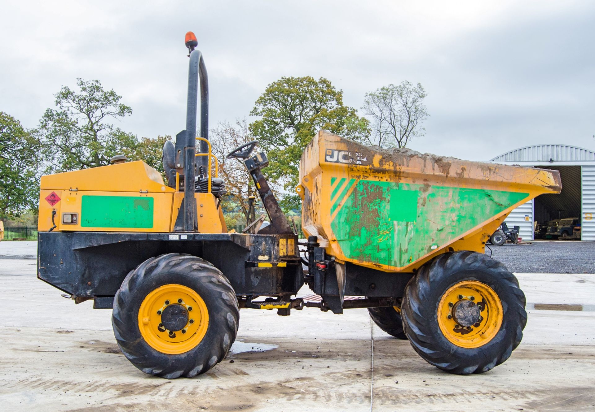 JCB 6TFT 6 tonne straight skip dumper Year: 2015 S/N: EFFRK7583 Recorded Hours: 1967 A666960 - Image 7 of 23