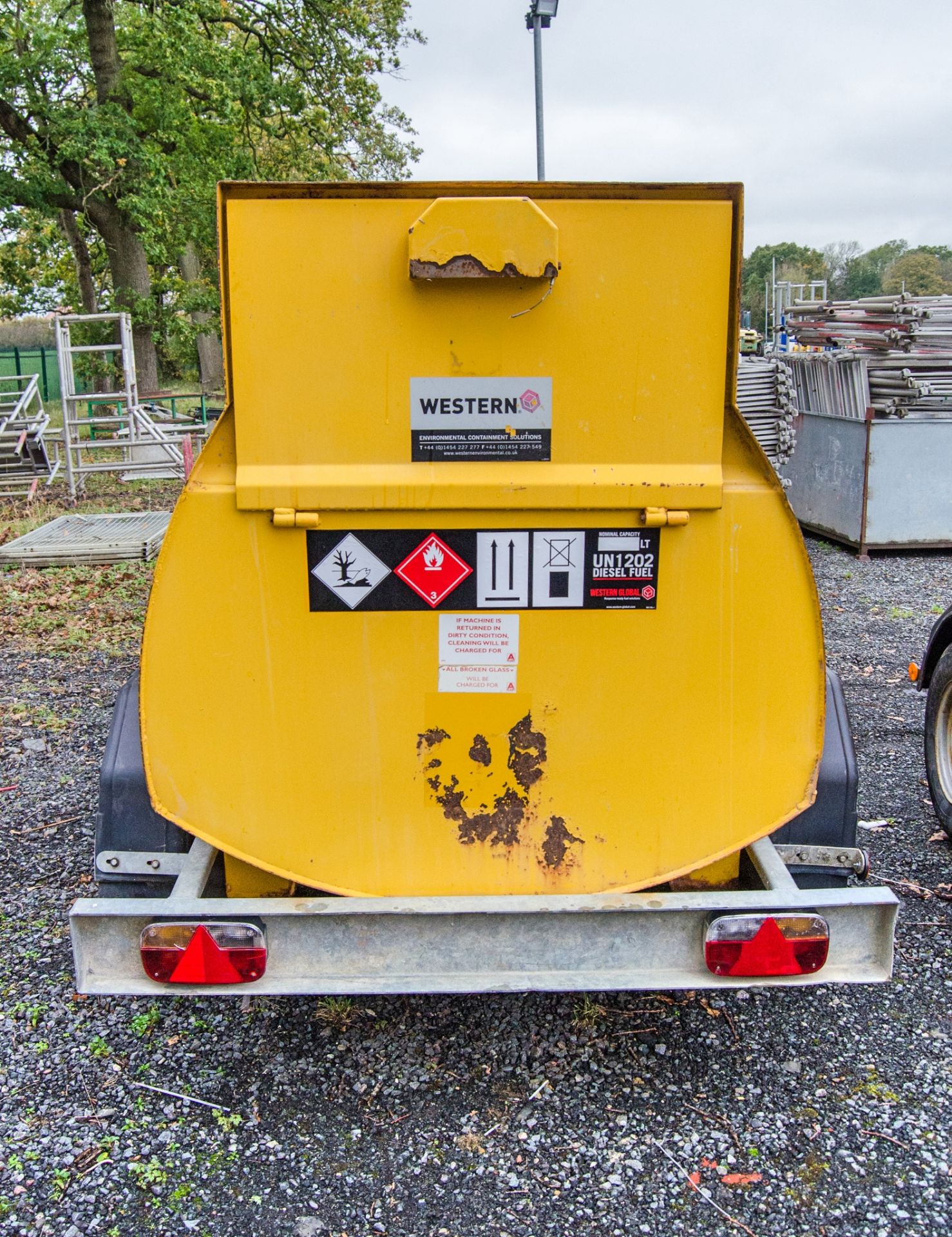 Western Abbi 2000 litre twin axle fast tow bunded fuel bowser c/w manual pump, delivery hose & - Image 4 of 5