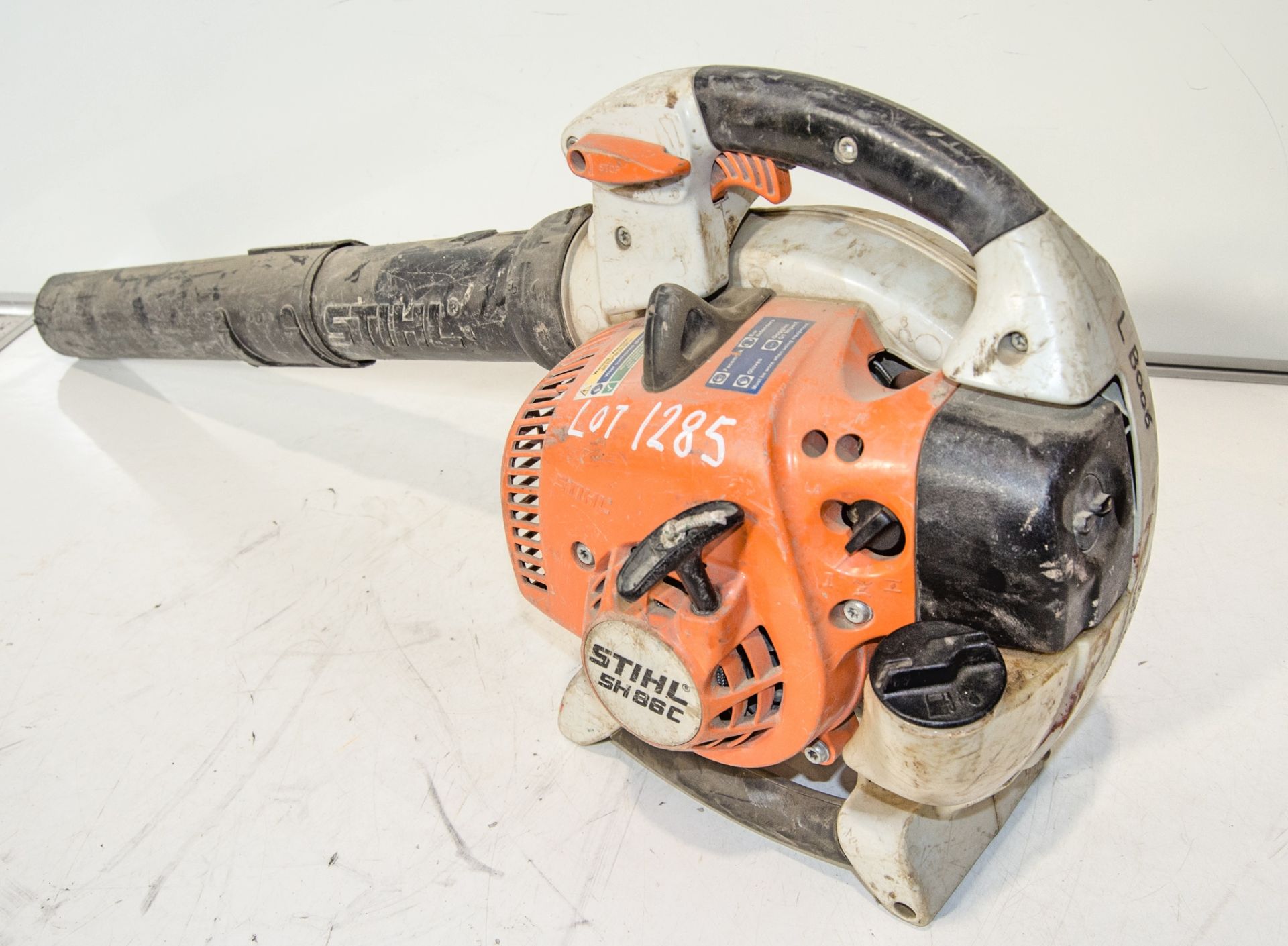 Stihl SH86C petrol driven leaf blower LB006