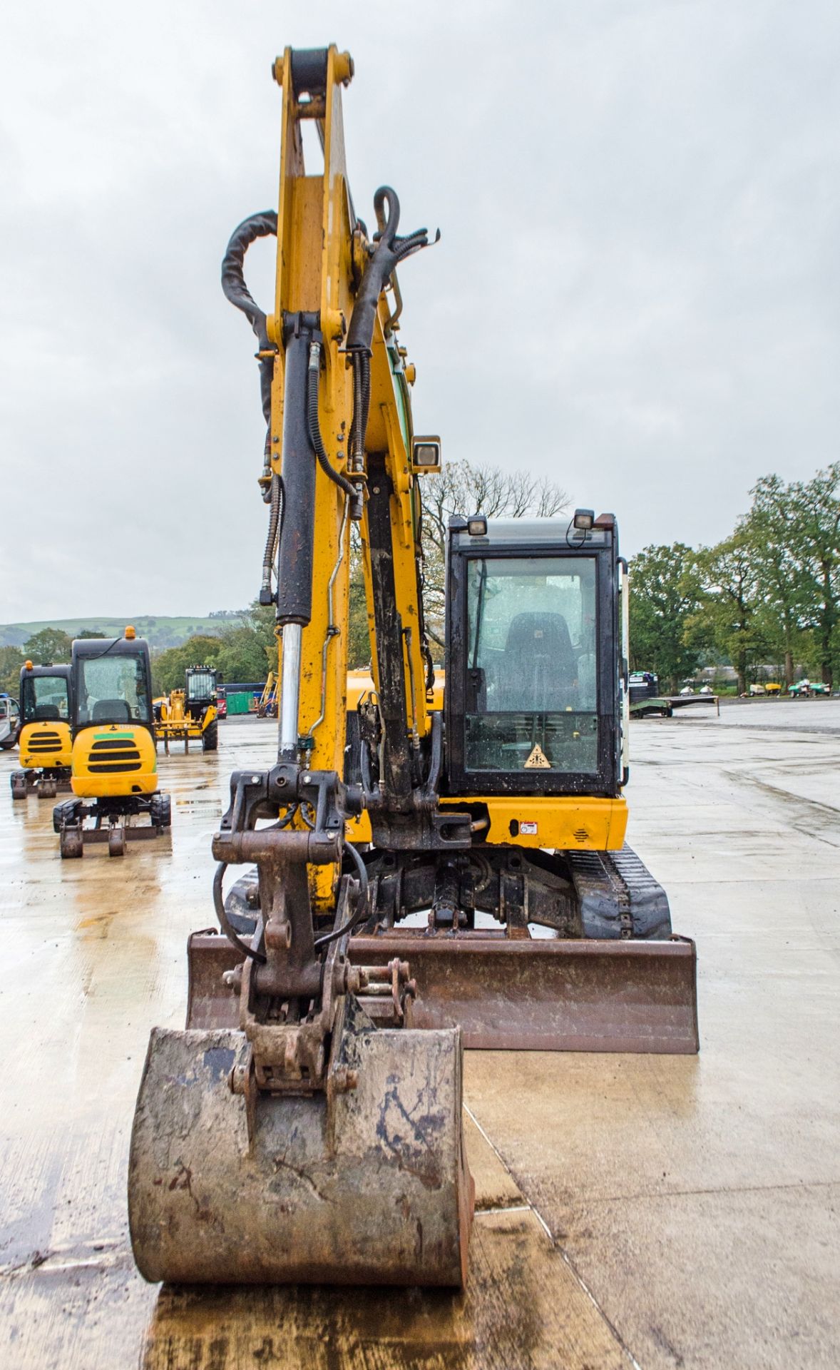 JCB 85 Z-1 Eco 8.5 tonne rubber tracked excavator Year: 2017 S/N: 2501028 Recorded Hours: 4260 - Image 5 of 27