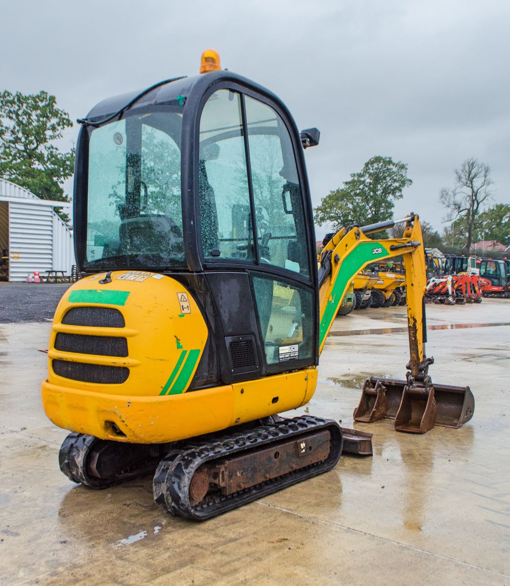 JCB 8018 CTS 1.5 tonne rubber tracked mini excavator Year: 2016 S/N: 2497624 Recorded Hours: 2351 - Image 3 of 26