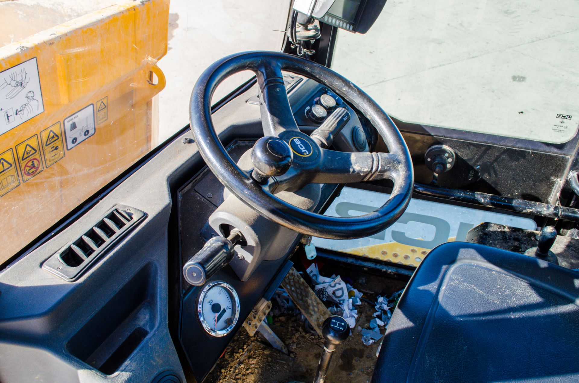 JCB 6ST 6 tonne swivel skip cabbed dumper Year: 2018 S/N: 2561954 Recorded Hours: 1844 c/w camera - Image 20 of 23