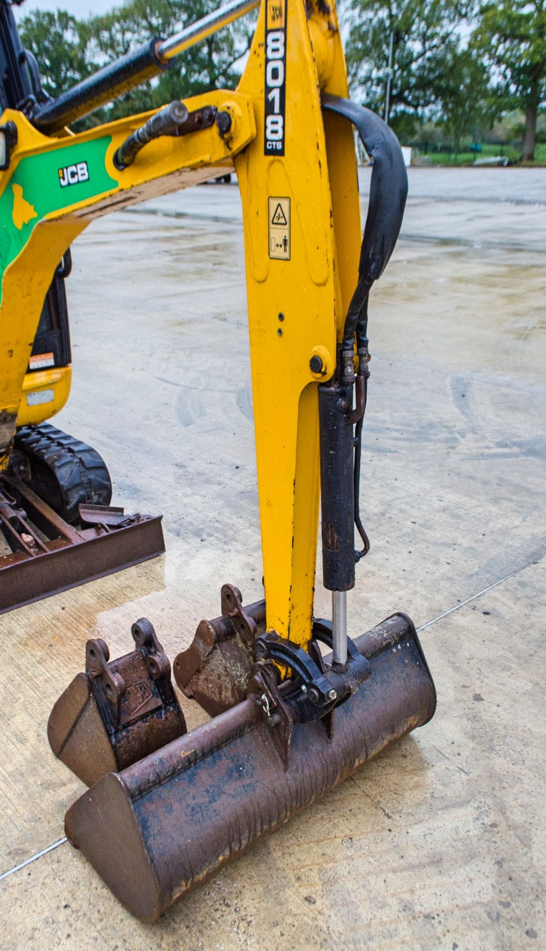 JCB 8018 CTS 1.5 tonne rubber tracked mini excavator Year: 2016 S/N: 2497627 Recorded Hours: 2351 - Image 15 of 26