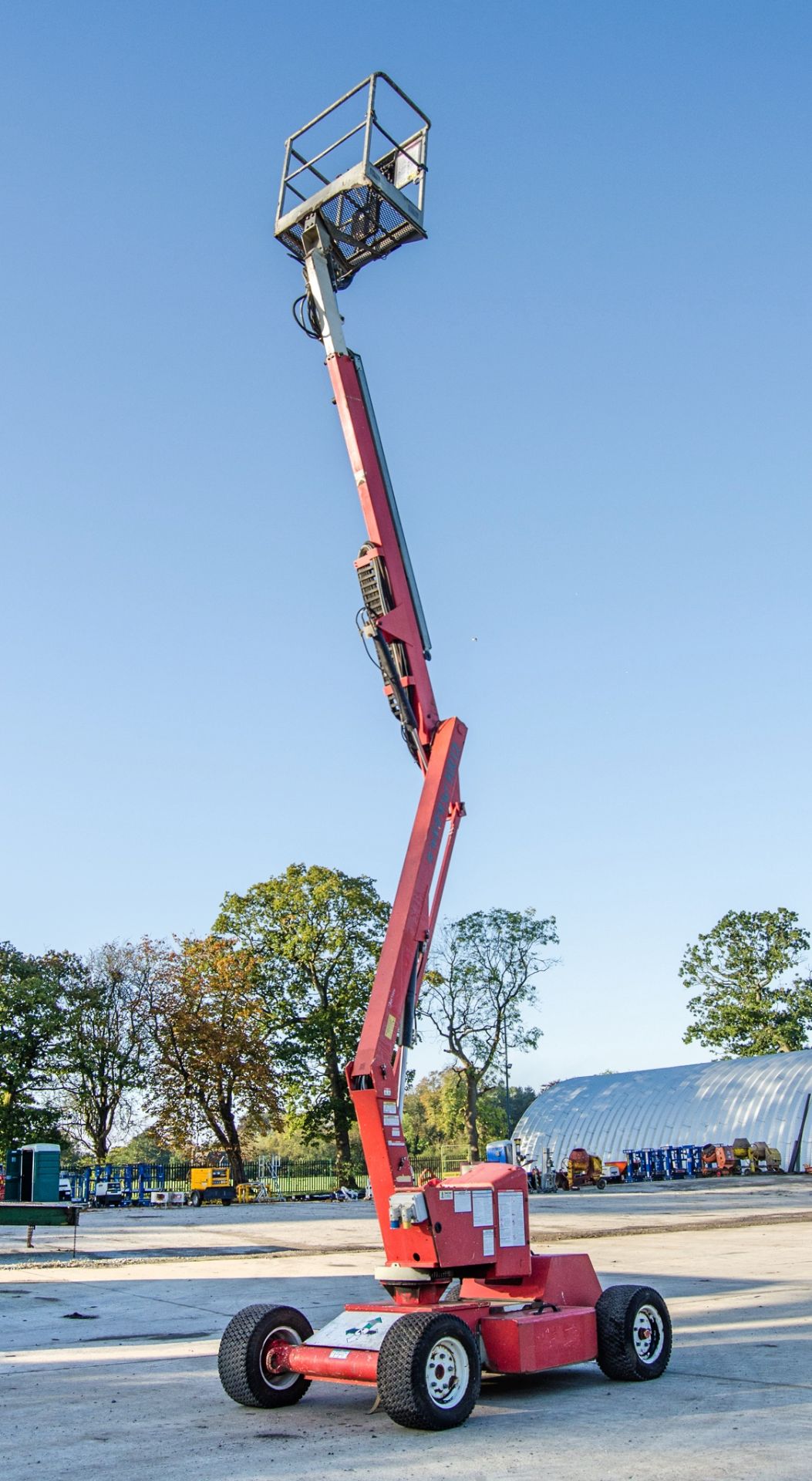 Nifty HR12 diesel/battery electric articulated boom access platform Year: 2010 S/N: 1220079 - Image 9 of 18