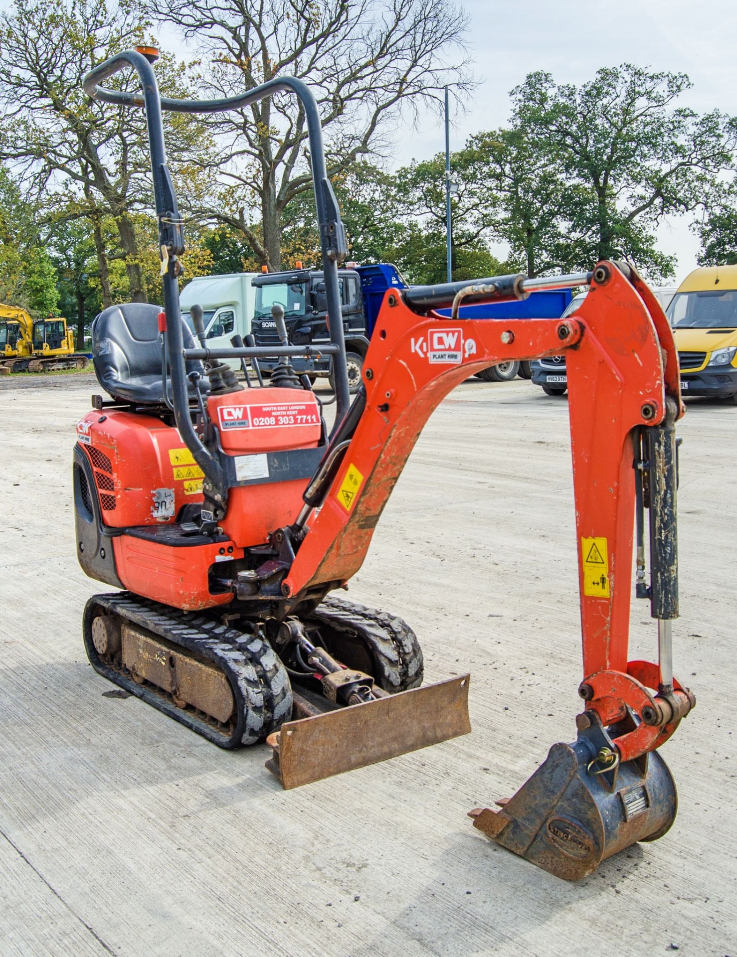 Kubota K008-3 0.8 tonne rubber tracked micro excavator Year: 2018 S/N: 31342 Recorded Hours: 1069 - Image 2 of 26
