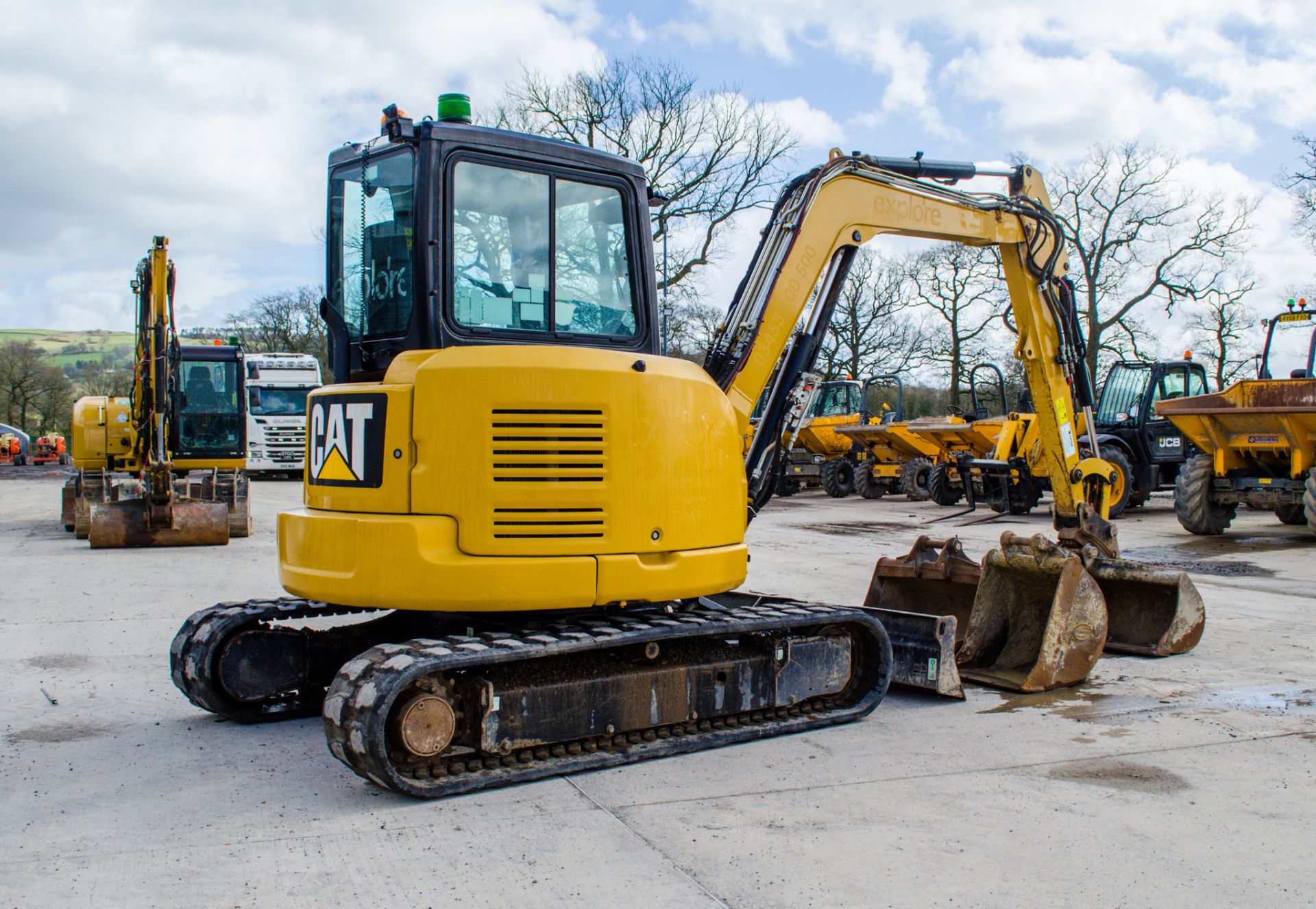 Caterpillar 305E2 5 tonne rubber tracked midi excavator Year: 2018 S/N: 5M08181 Recorded Hours: 2628 - Image 3 of 23