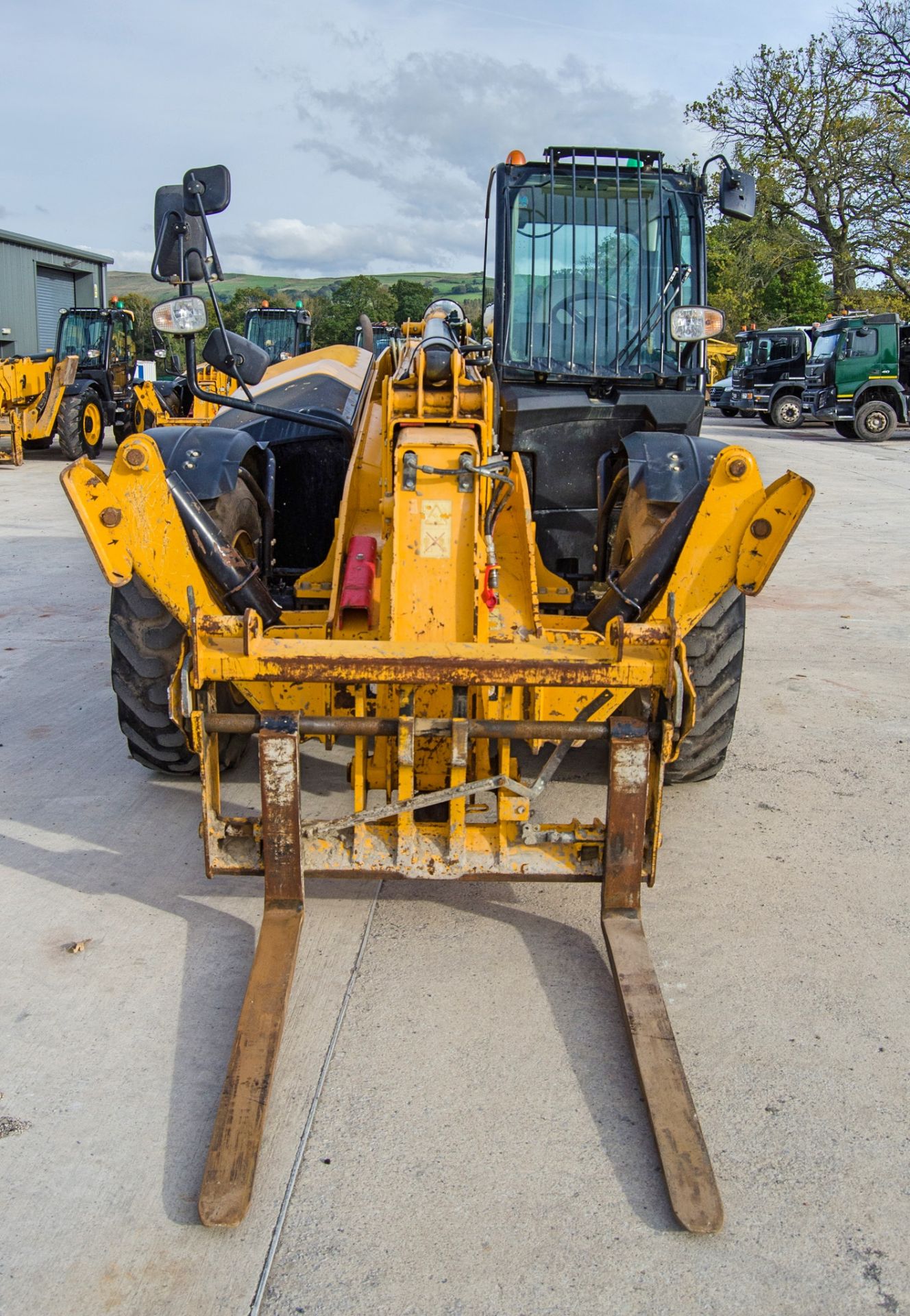 JCB 535-125 Hi-Viz T4 IV 12.5 metre telescopic handler Year: 2018 S/N: 2726019 Recorded Hours: - Image 5 of 26