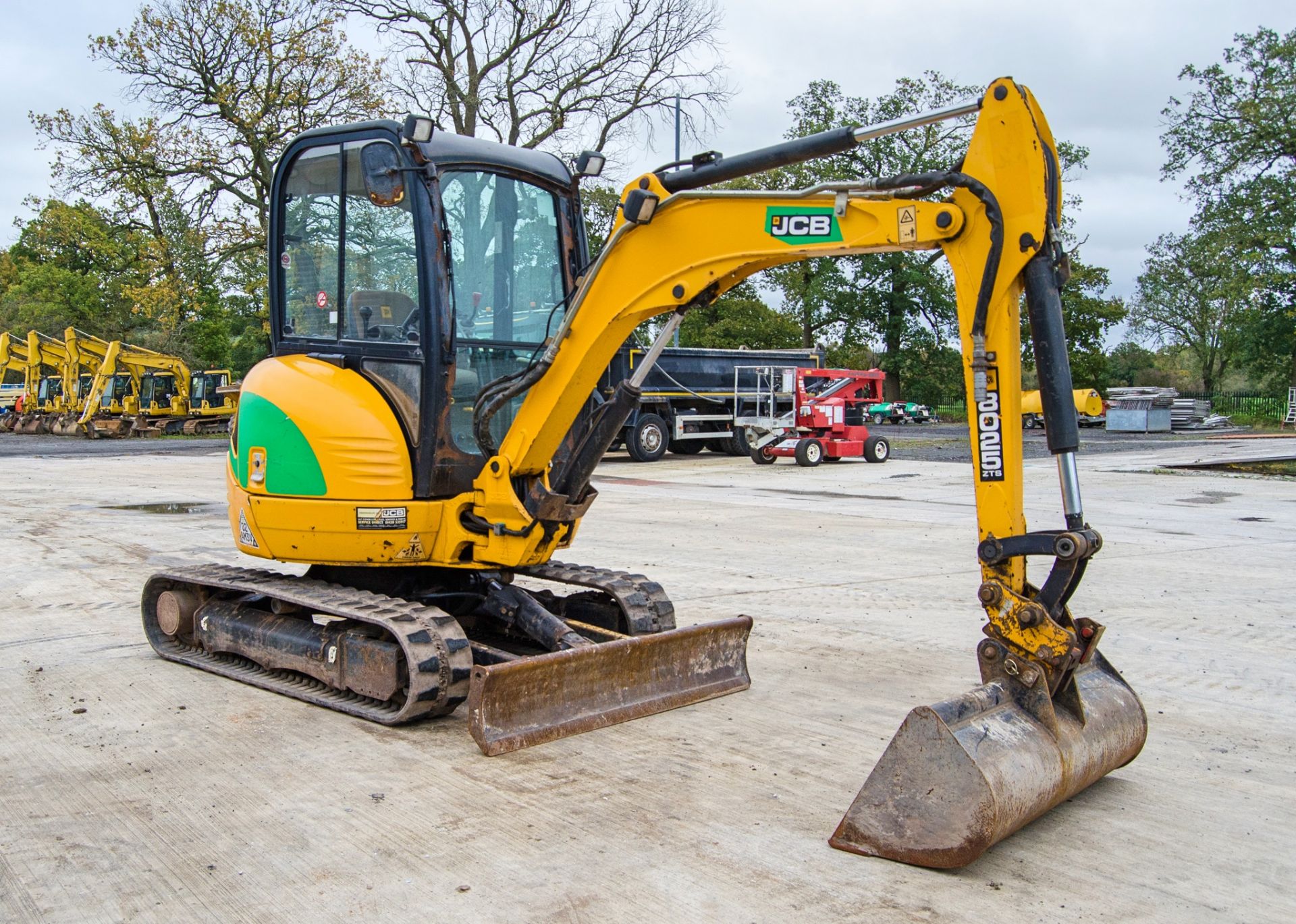 JCB 8025 ZTS 2.5 tonne rubber tracked excavator Year: 2015 S/N: 2226977 Recorded Hours: 1966 - Image 2 of 25