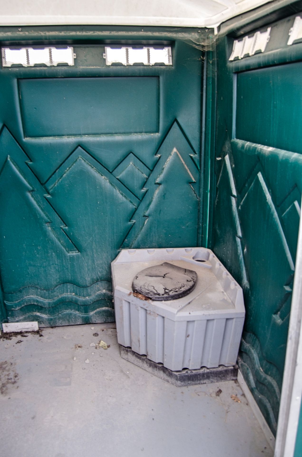 Plastic portable disabled toilet - Image 2 of 2