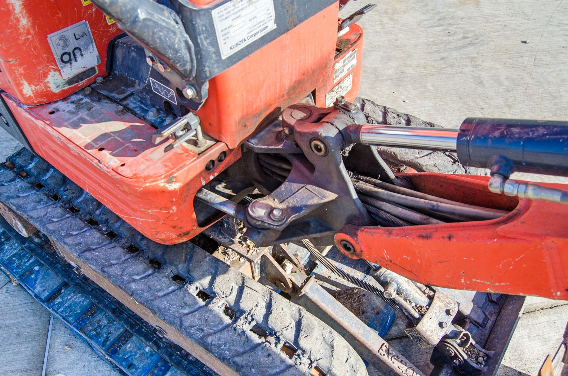 Kubota KX008-3 0.8 tonne rubber tracked micro excavator Year: 2019 S/N: 31814 Recorded Hours: 1318 - Image 18 of 25