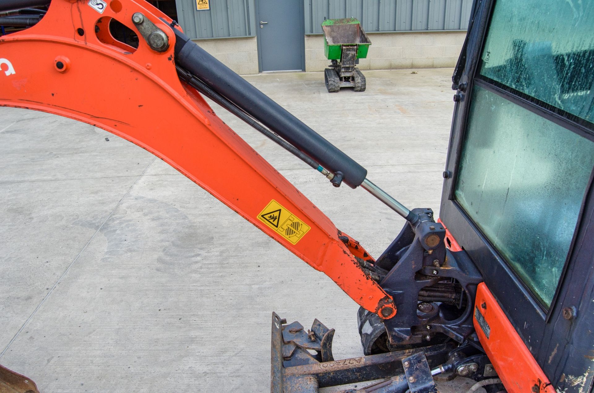 Kubota KX016-4 1.5 tonne rubber tracked mini excavator Year: 2017 S/N: 61111 Recorded Hours: 2408 - Image 18 of 27