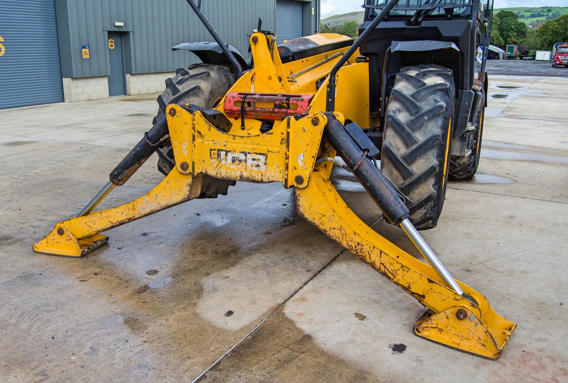 JCB 540-170 T4i III 17 metre telescopic handler Year: 2018 S/N: 2180029 Recorded Hours: 7997 c/w - Image 11 of 26