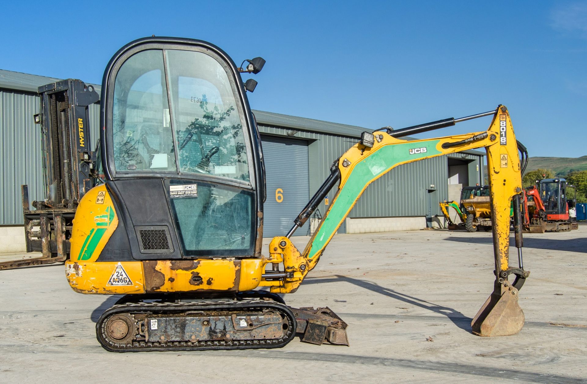 JCB 8018 CTS 1.5 tonne rubber tracked mini excavator Year: 2017 S/N: 2545071 Recorded Hours: 2375 - Image 8 of 26