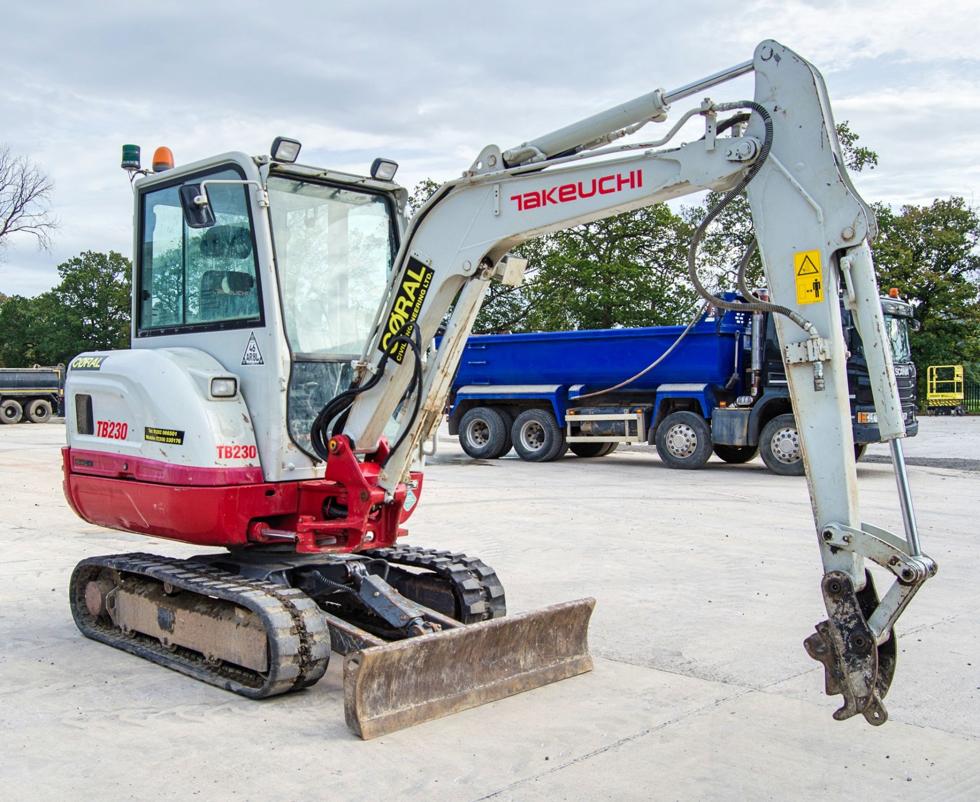 Takeuchi TB230 3 tonne rubber tracked excavator Year: 2018 S/N: 130003684 Recorded Hours: 2668 - Image 2 of 26