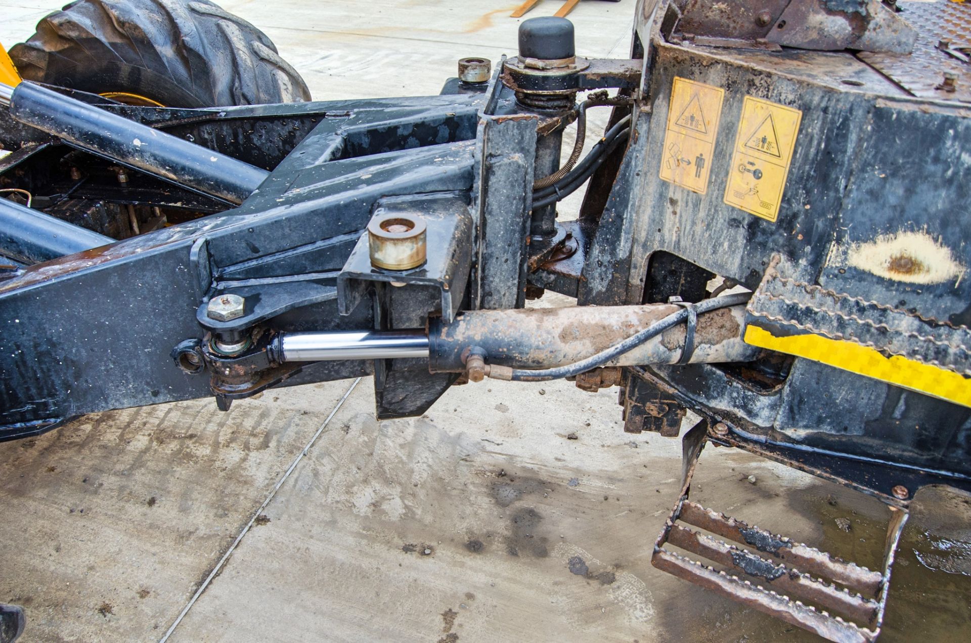 JCB 6TFT 6 tonne straight skip dumper Year: 2015 S/N: EFFRK7583 Recorded Hours: 1967 A666960 - Image 12 of 23