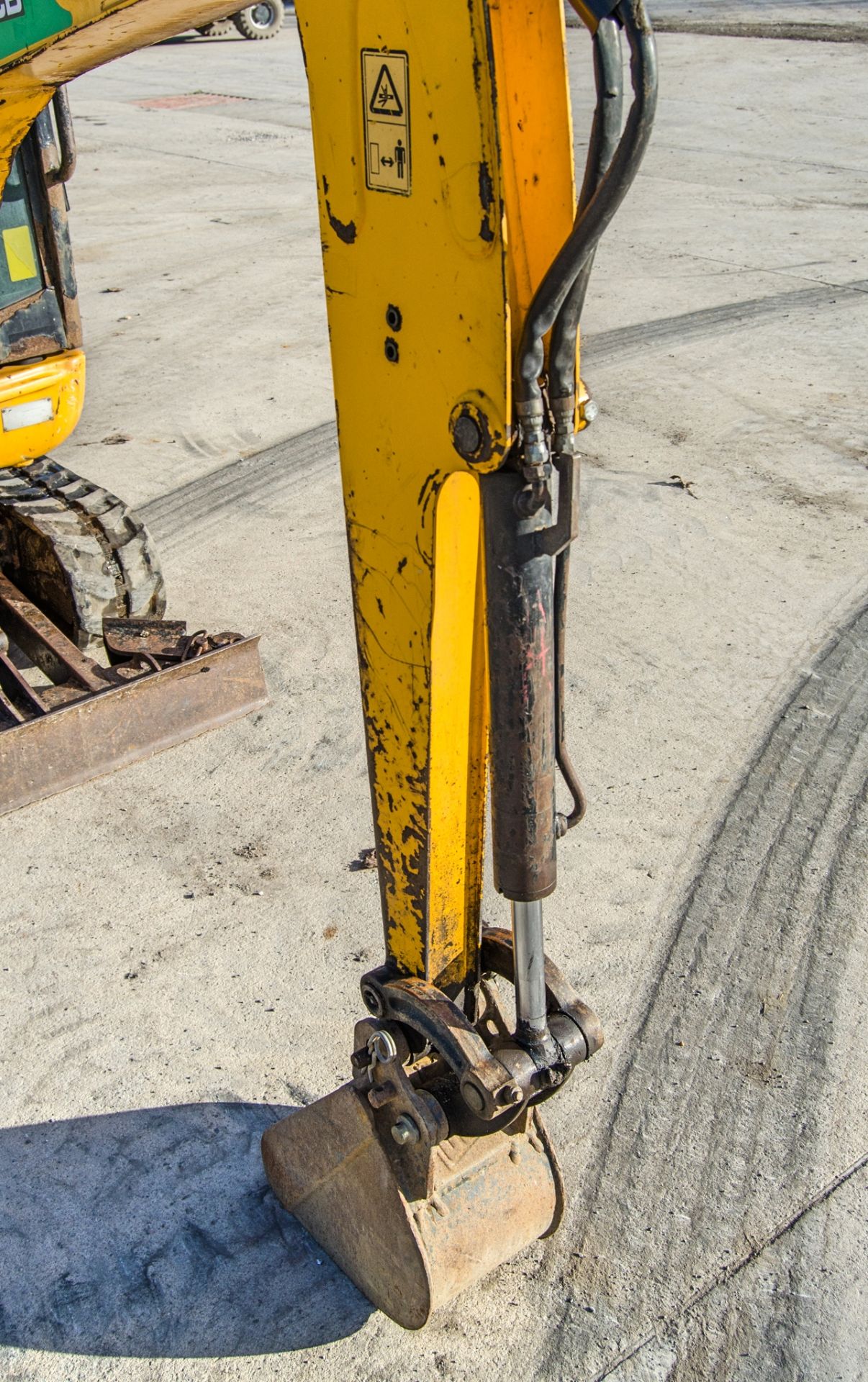 JCB 8018 CTS 1.5 tonne rubber tracked mini excavator Year: 2017 S/N: 2545071 Recorded Hours: 2375 - Image 15 of 26