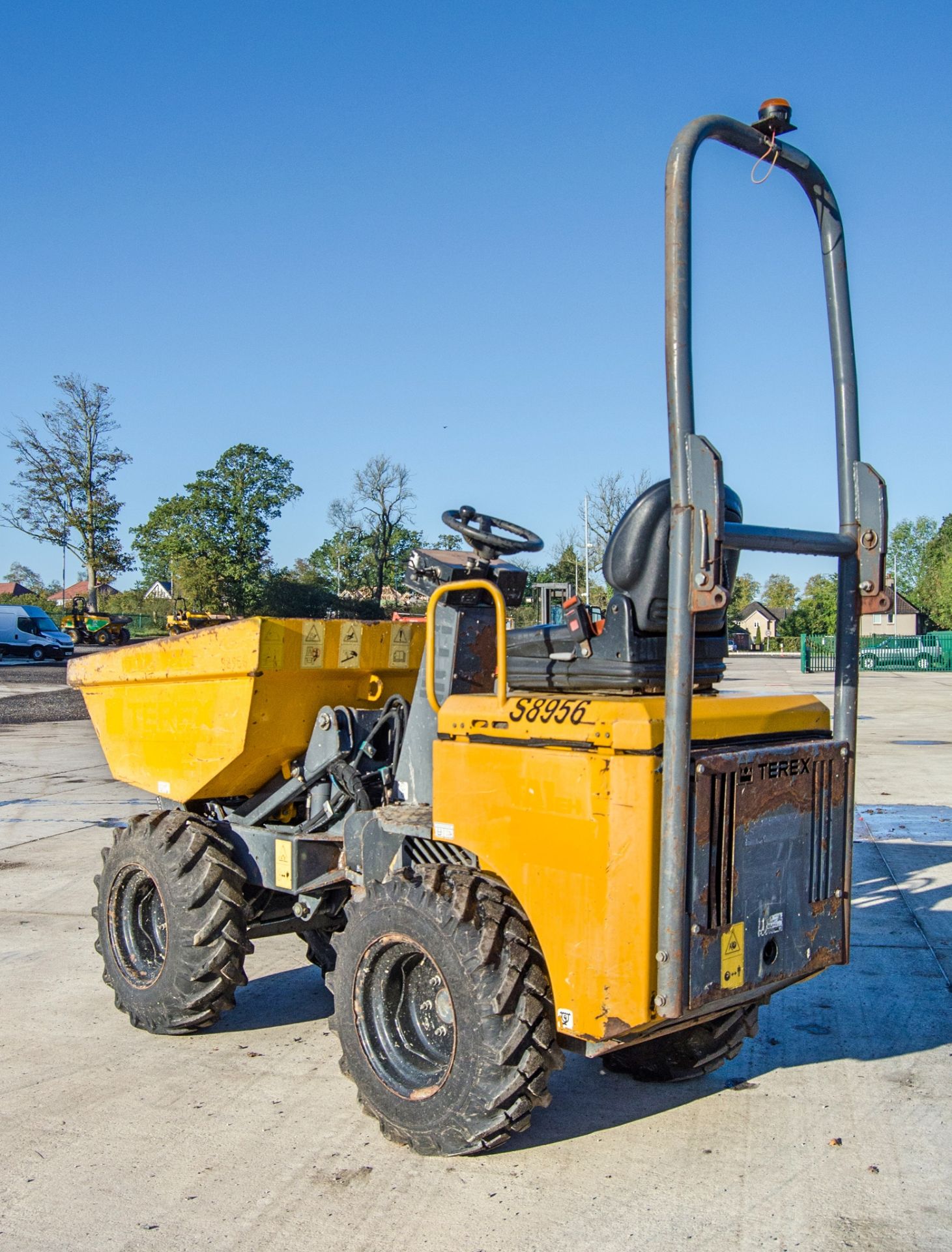 Terex TA1EH 1 tonne hi-tip dumper Year: 2015 S/N: EF4NY2398 Recorded Hours: 1369 S8956 - Image 3 of 24