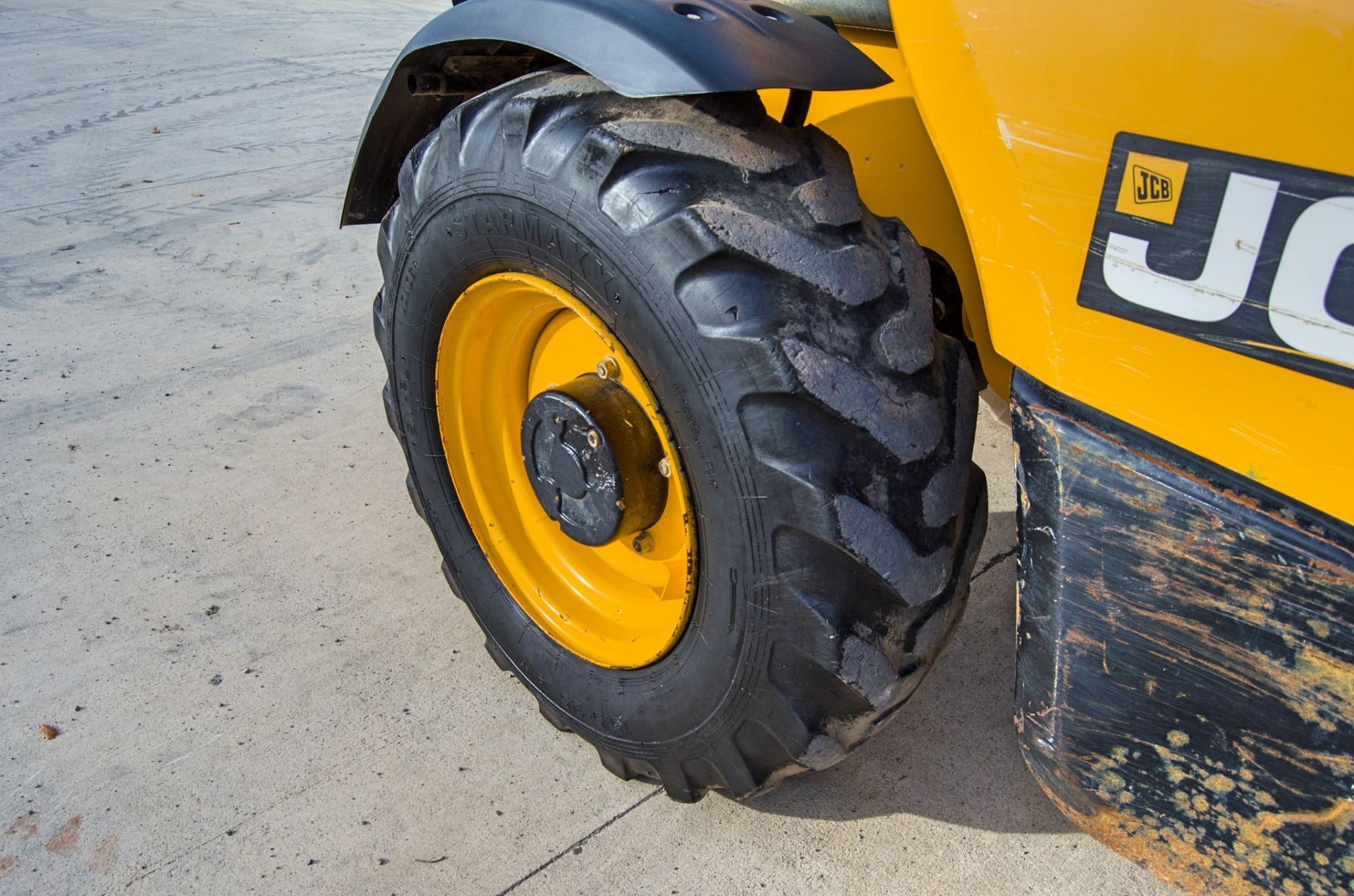 JCB 535-125 Hi-Viz T4 IV 12.5 metre telescopic handler Year: 2018 S/N: 2726019 Recorded Hours: - Image 16 of 26