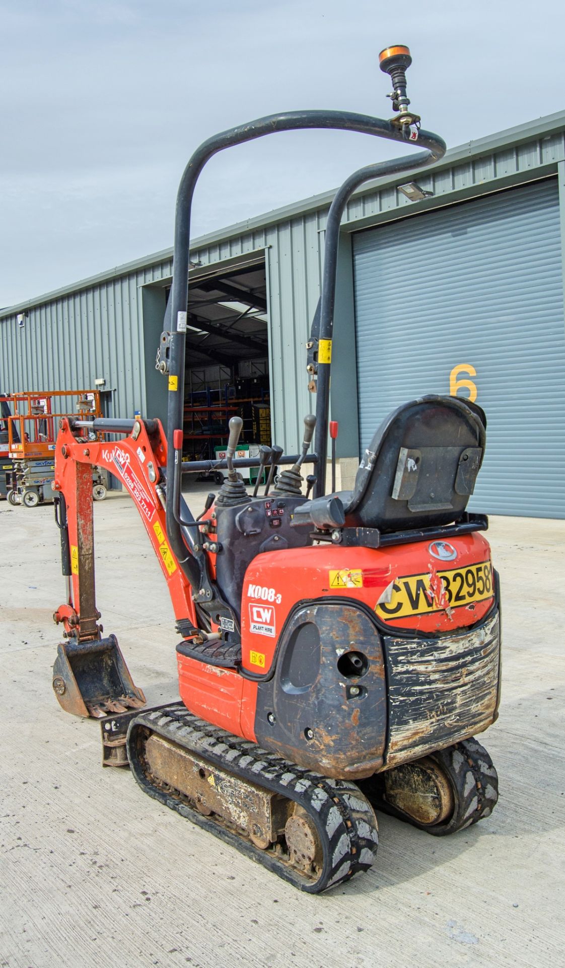 Kubota K008-3 0.8 tonne rubber tracked micro excavator Year: 2018 S/N: 31342 Recorded Hours: 1069 - Image 4 of 26